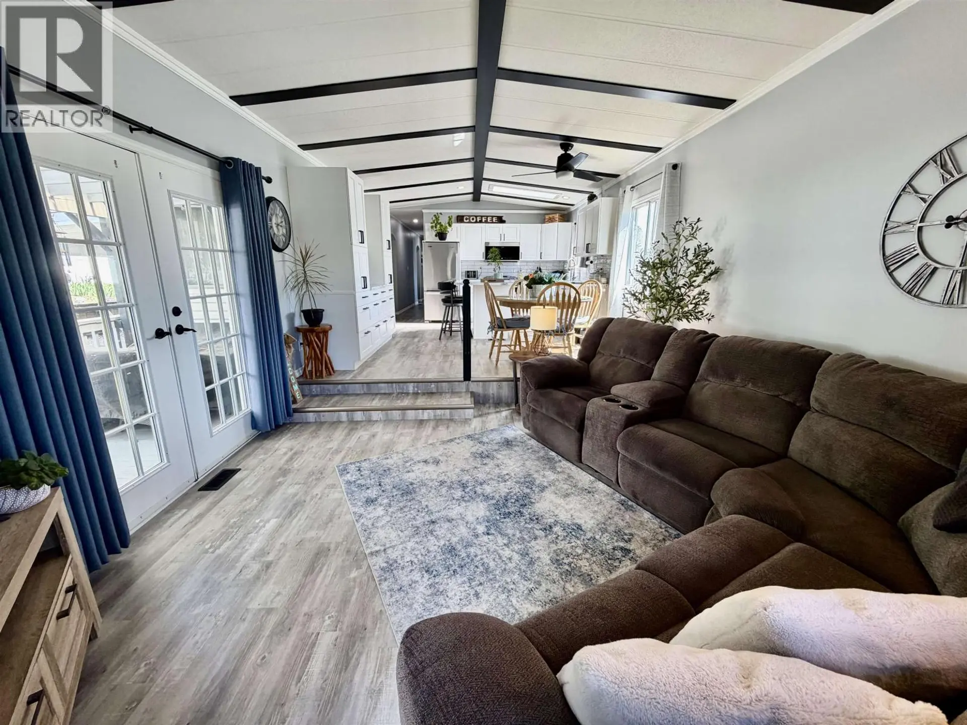 #12 770 ELEVENTH AVENUE - Image 7