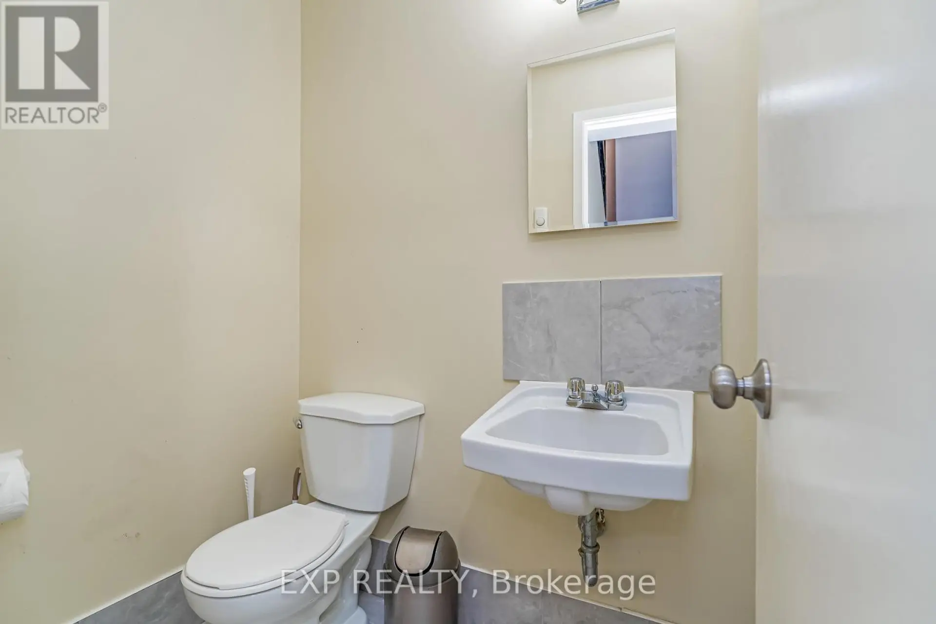 #12 2610 DRAPER AVENUE - Image 17