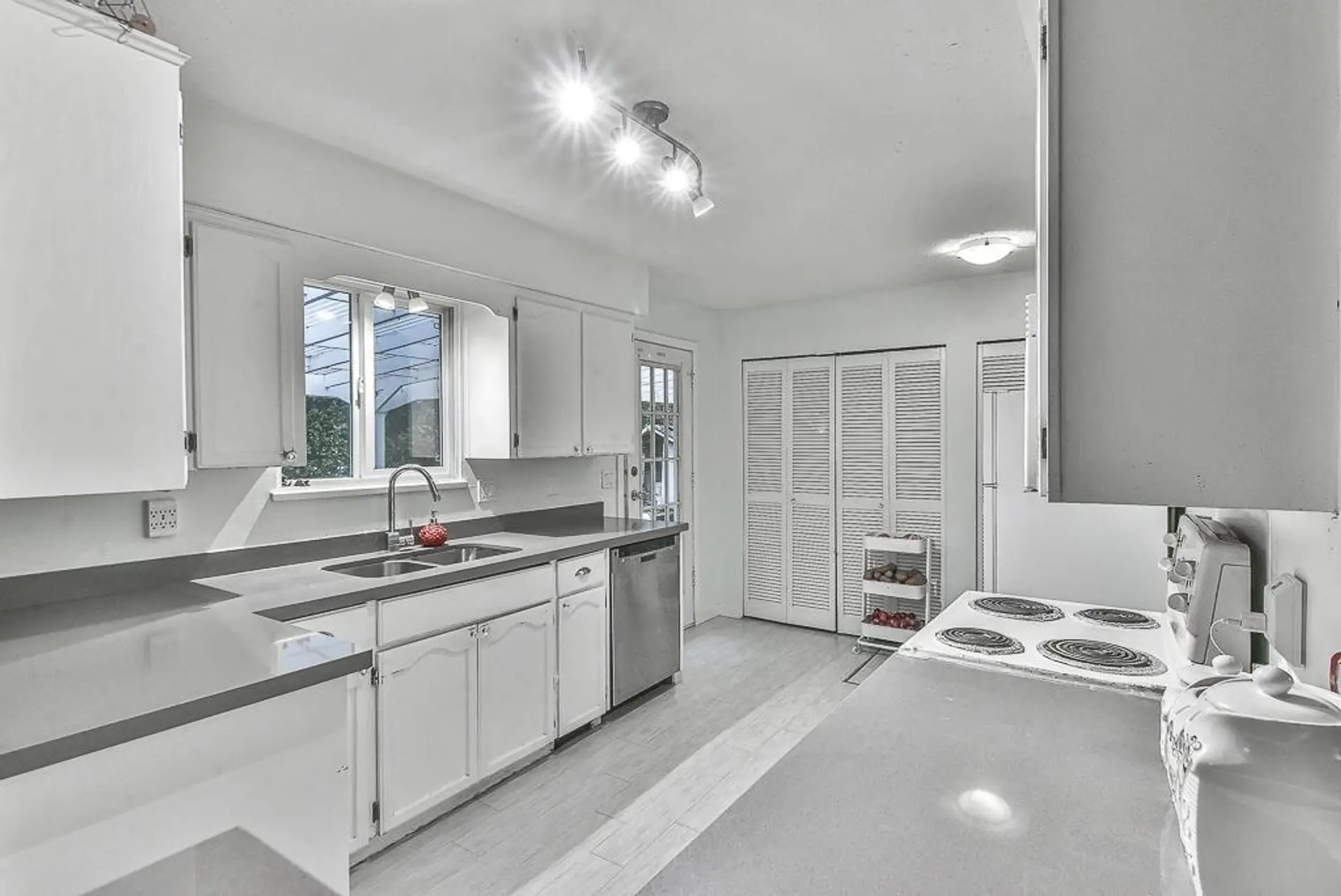 23740 Fraser Highway - Image 3