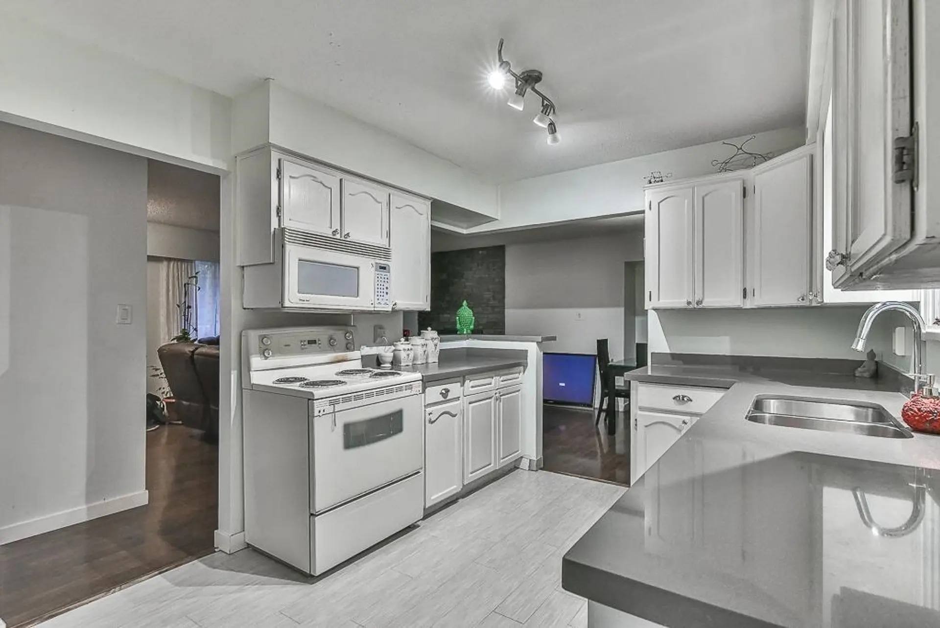 23740 Fraser Highway - Image 4