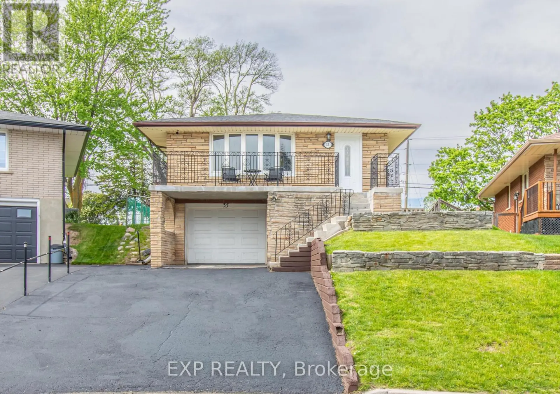 Property at 35 HILLSBOROUGH CRESCENT, Kitchener, ON