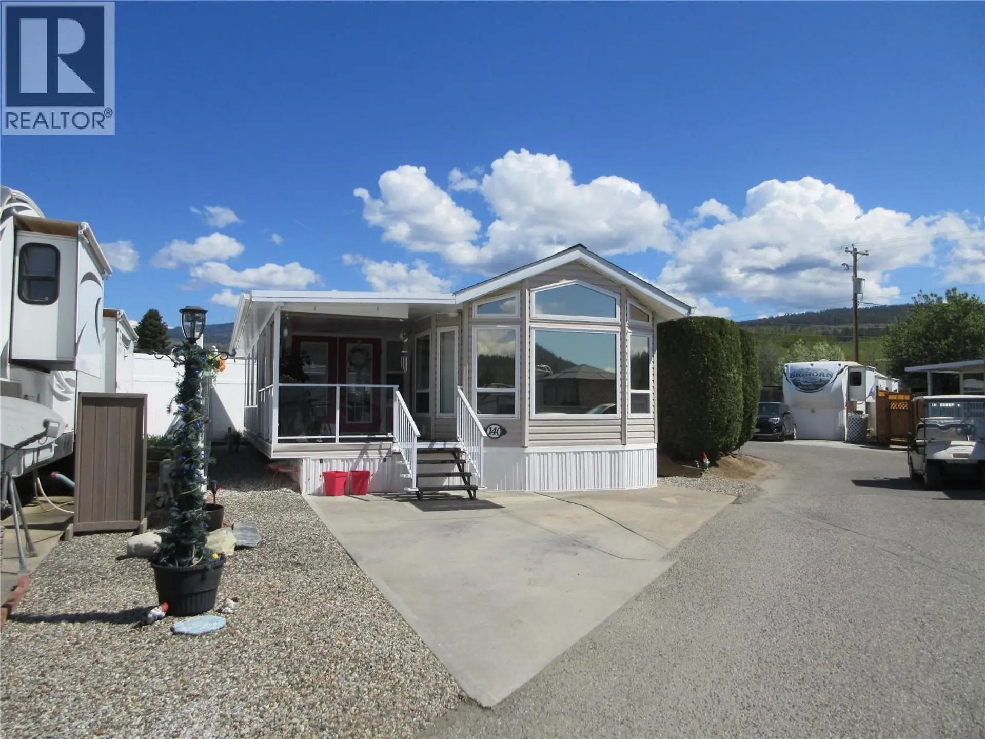 #140 415 Commonwealth Road - Image 2