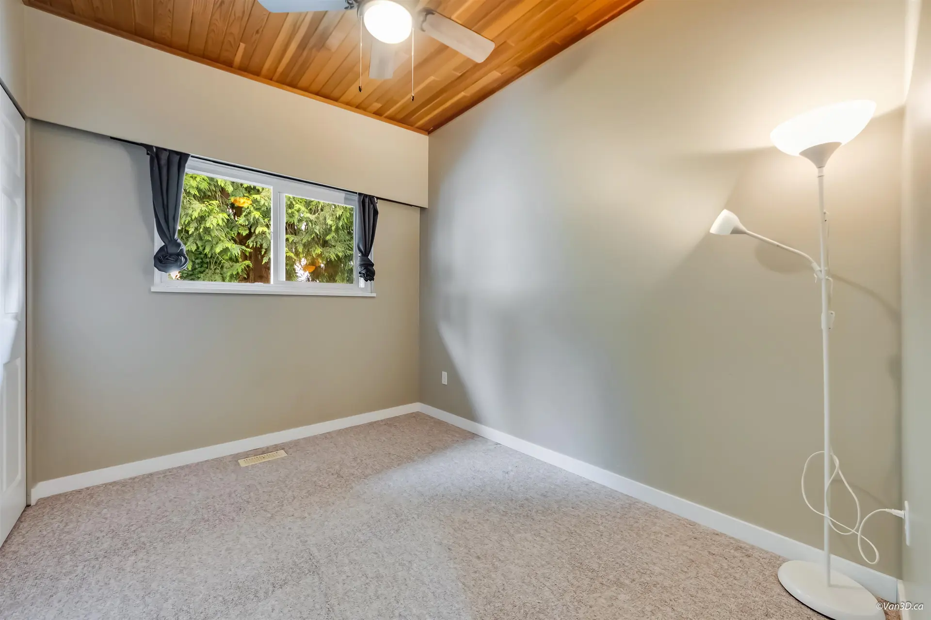 1066 Bernard Place - Image 20