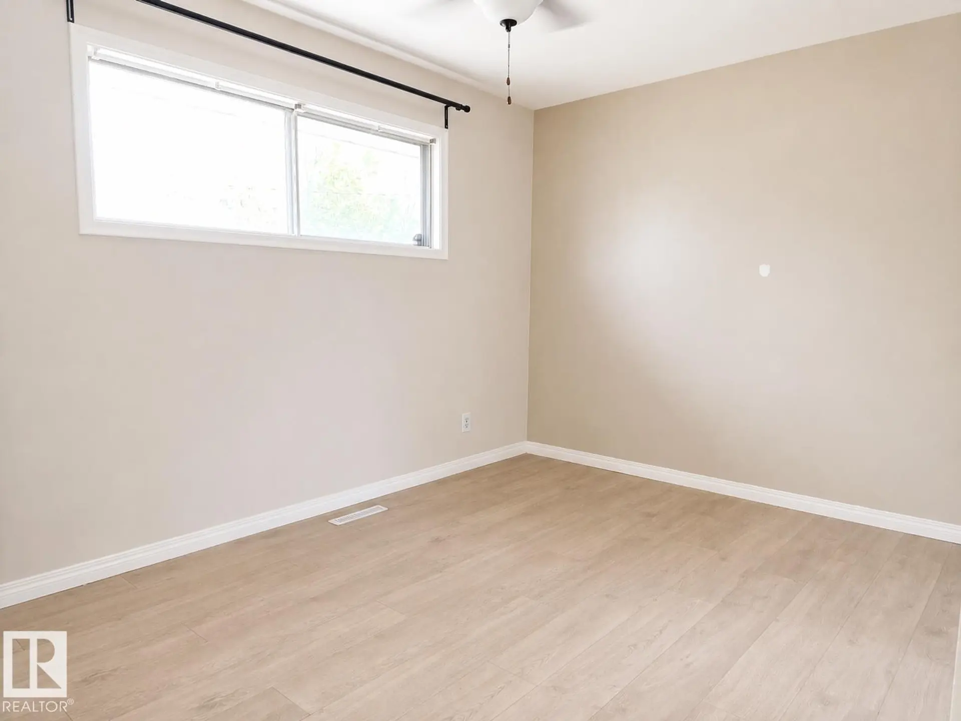 8712 162 ST NW - Image 7