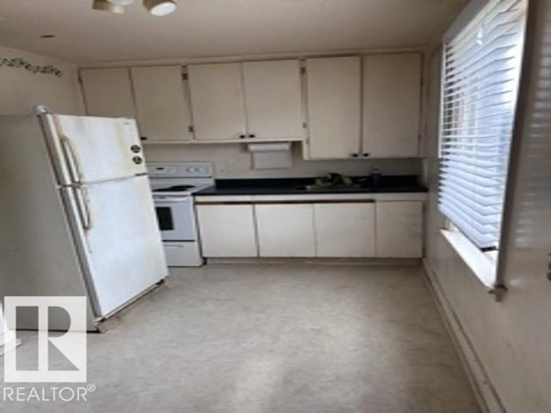 12242 91 ST NW - Image 8