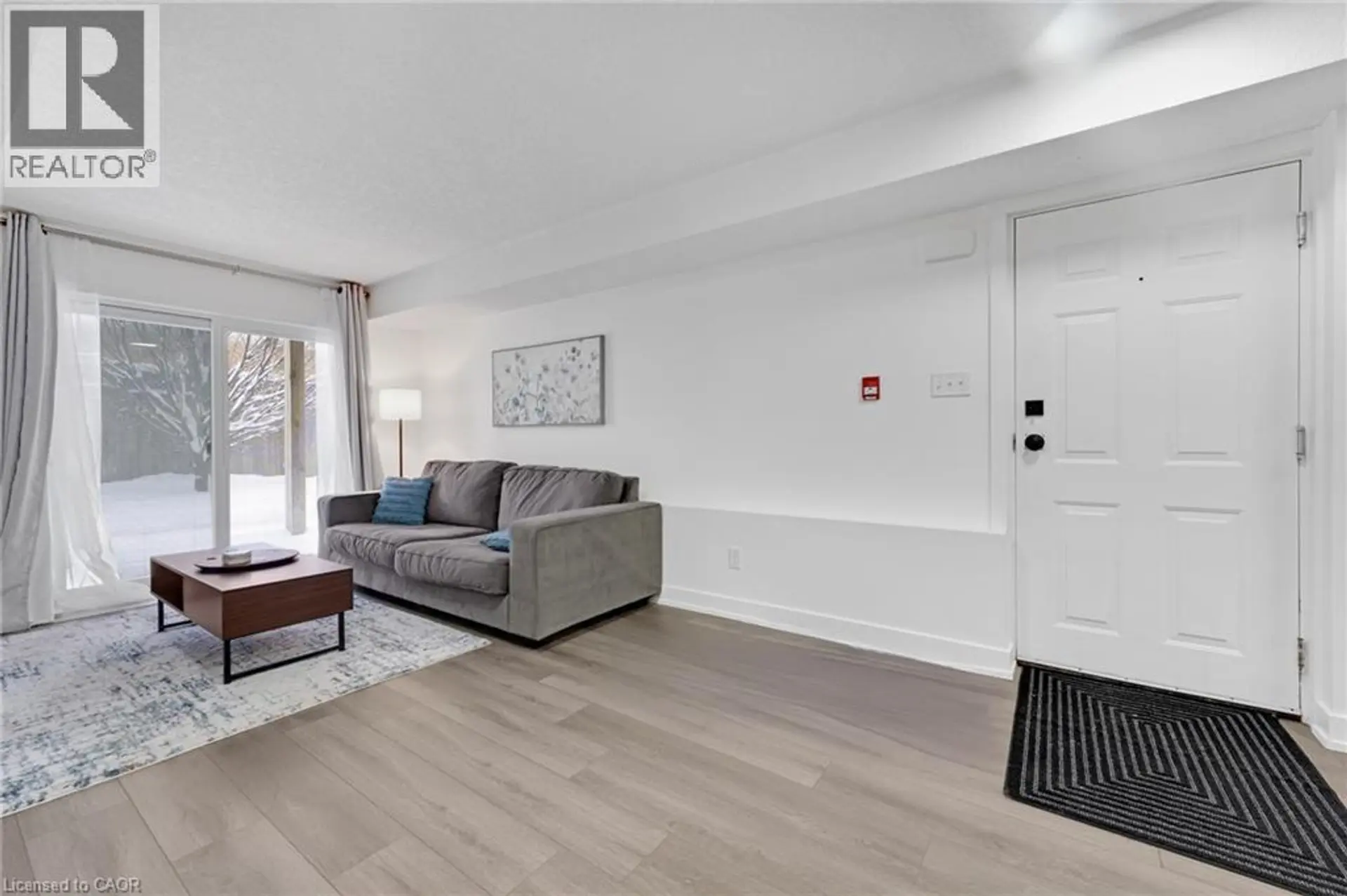 #1C 185 WINDALE Crescent - Image 4