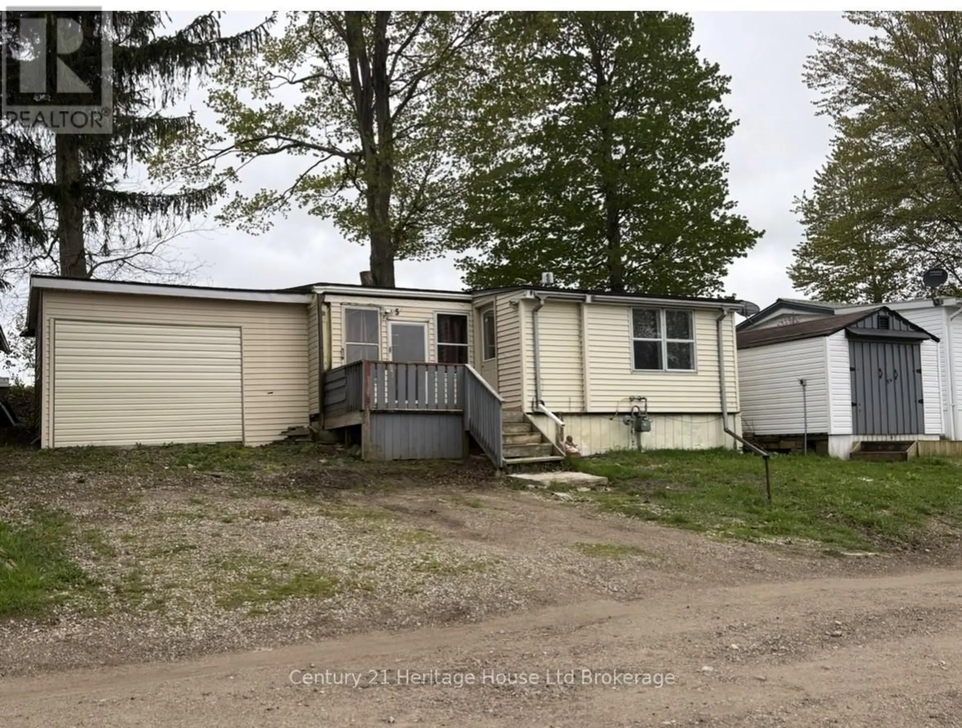 Property at 5 HILLCREST - 596101 OXFORD 59 HIGHWAY, East Zorra-Tavistock, ON