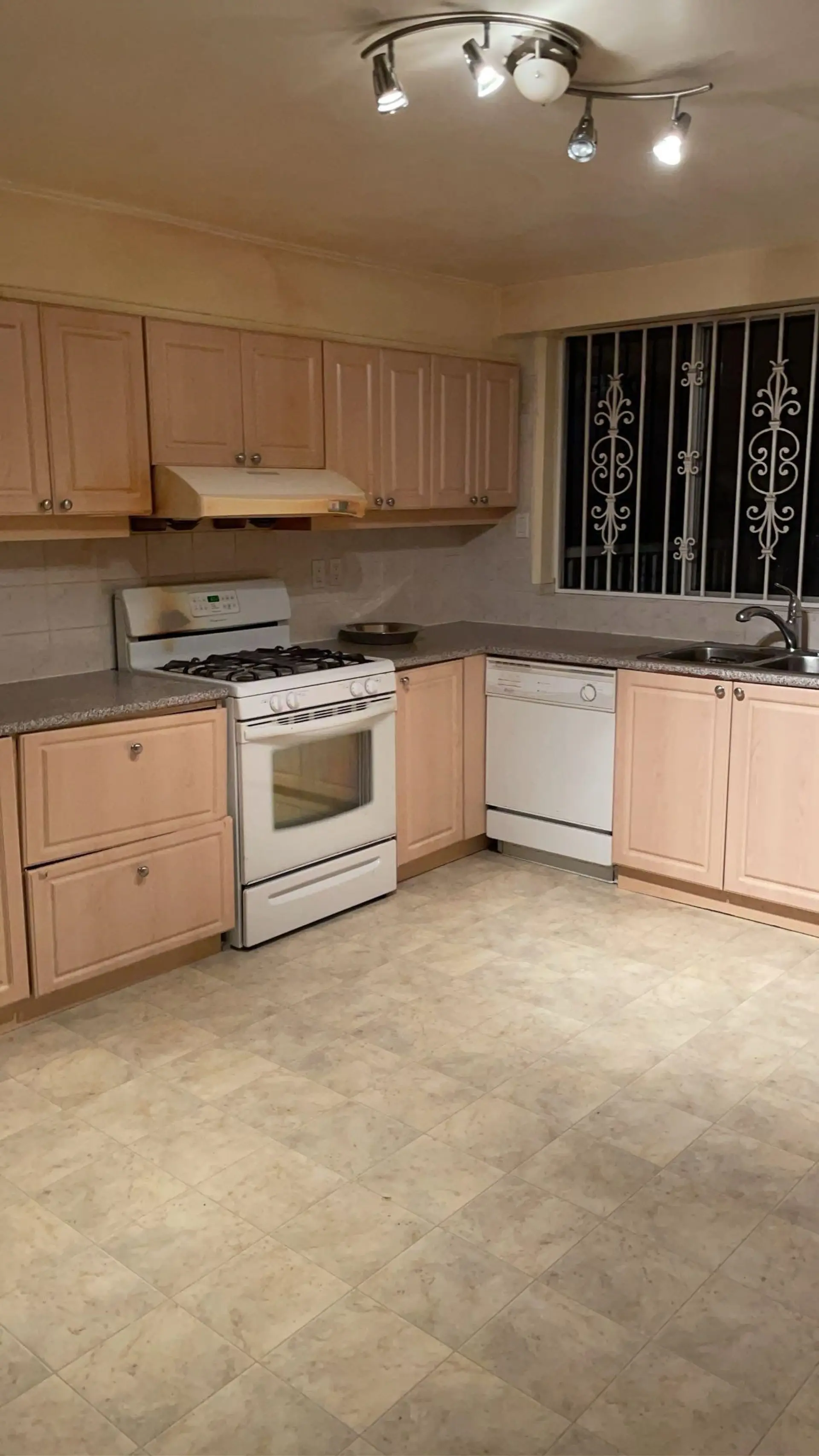 4904 Rupert Street - Image 3
