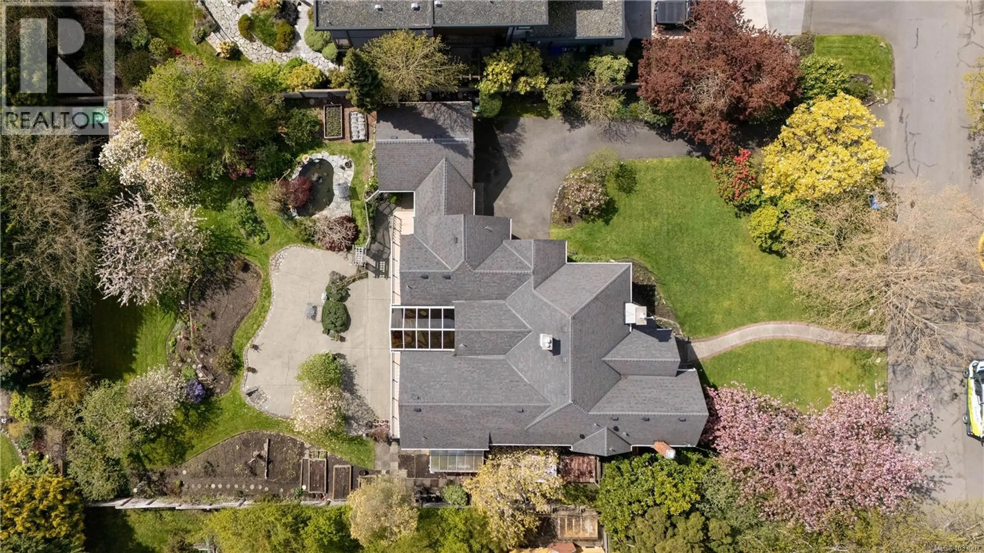 Property at 1541 Despard Ave, Victoria, BC