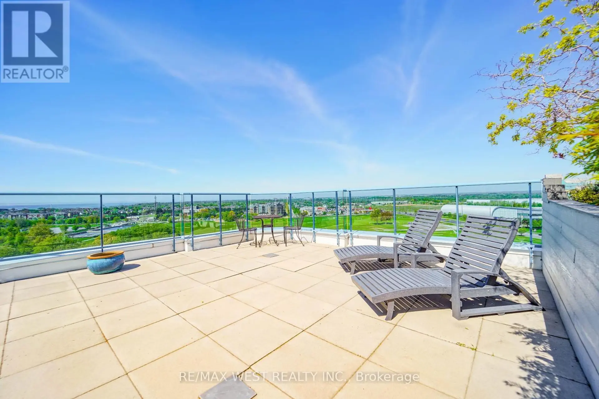 #216 340 WATSON STREET W - Image 8