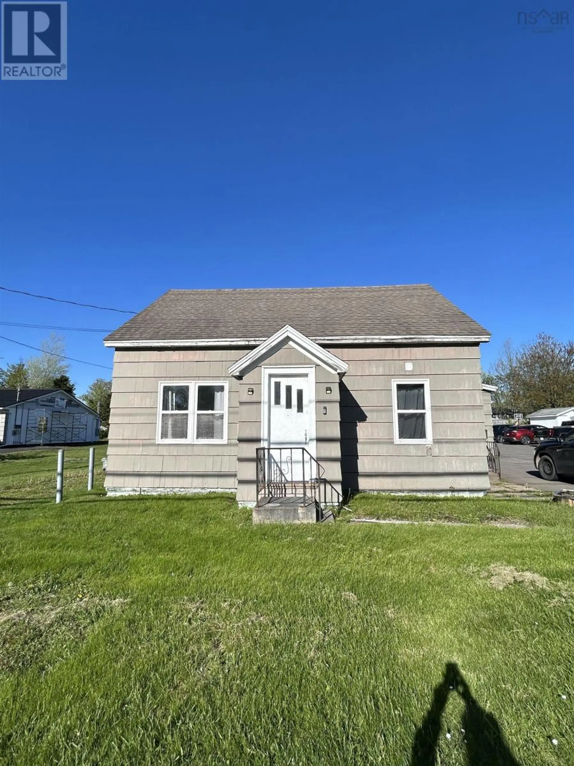 24 South Albion Street - Image 1