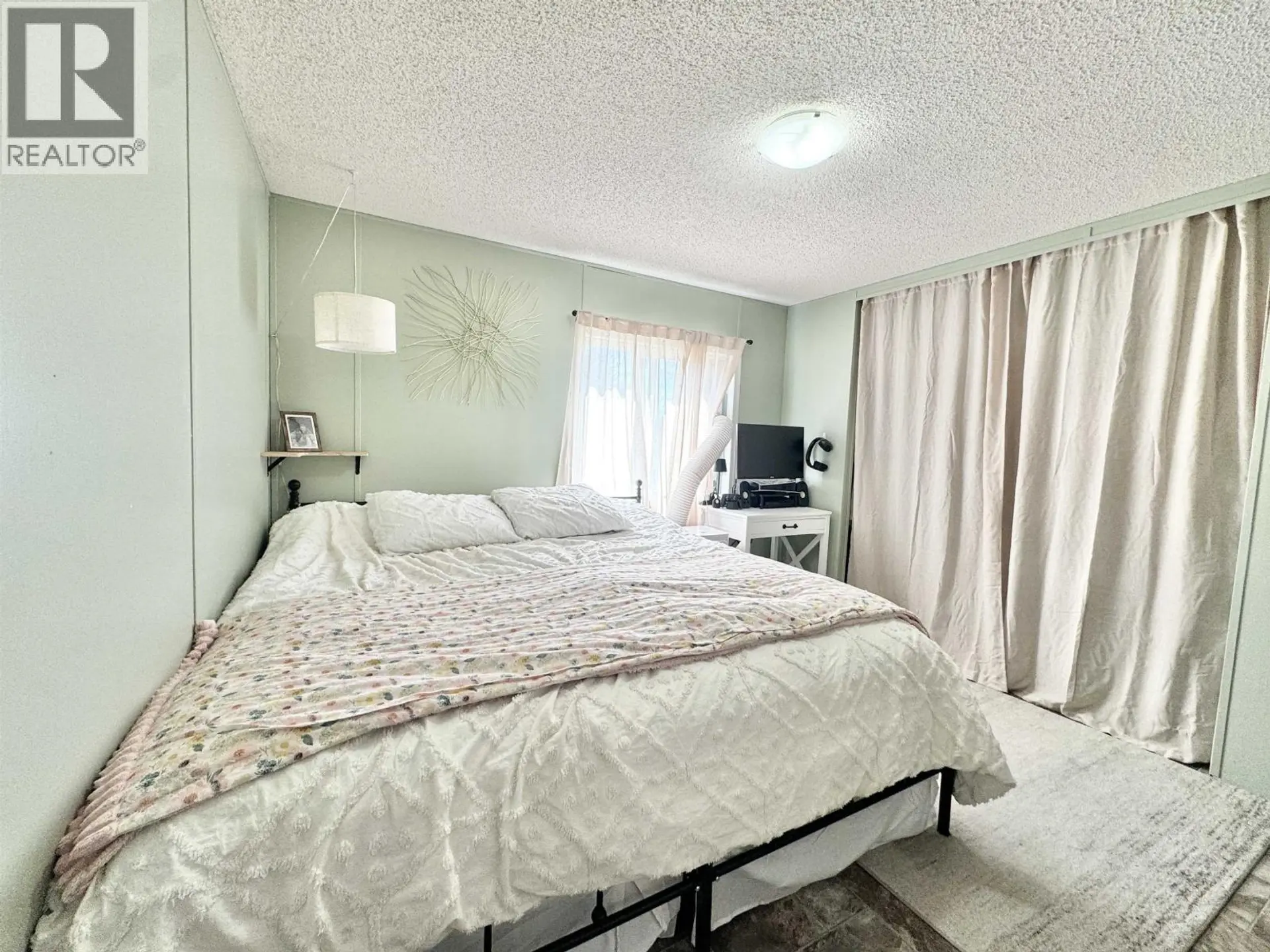 #83 770 N ELEVENTH AVENUE - Image 13
