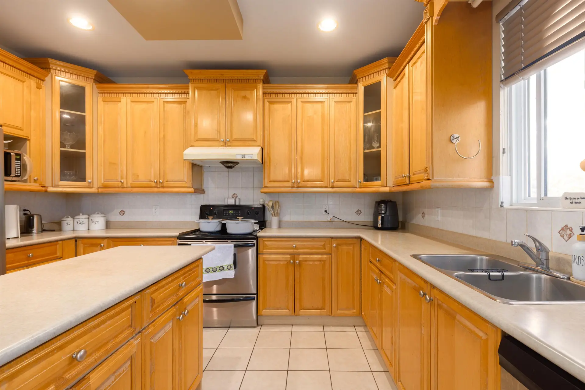 6761 145a Street - Image 11