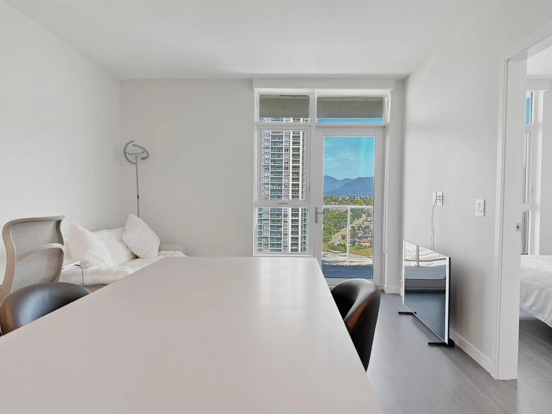 #2707 2108 Gilmore Avenue - Image 6