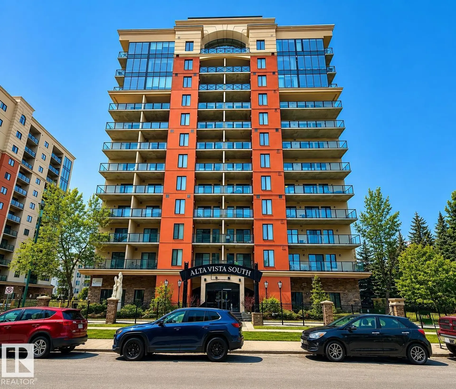 #610 10303 111 ST NW - Image 1