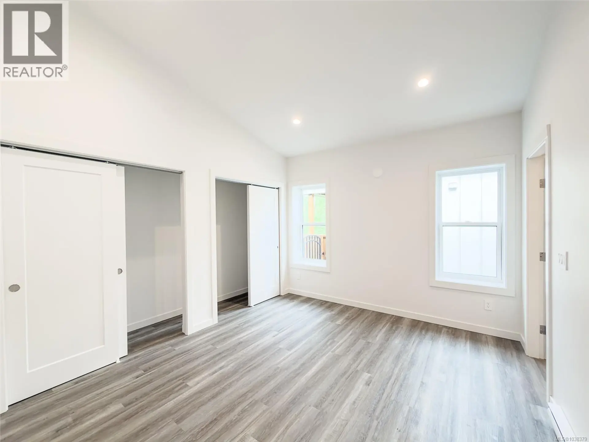 #33 3025 Royston Rd - Image 9