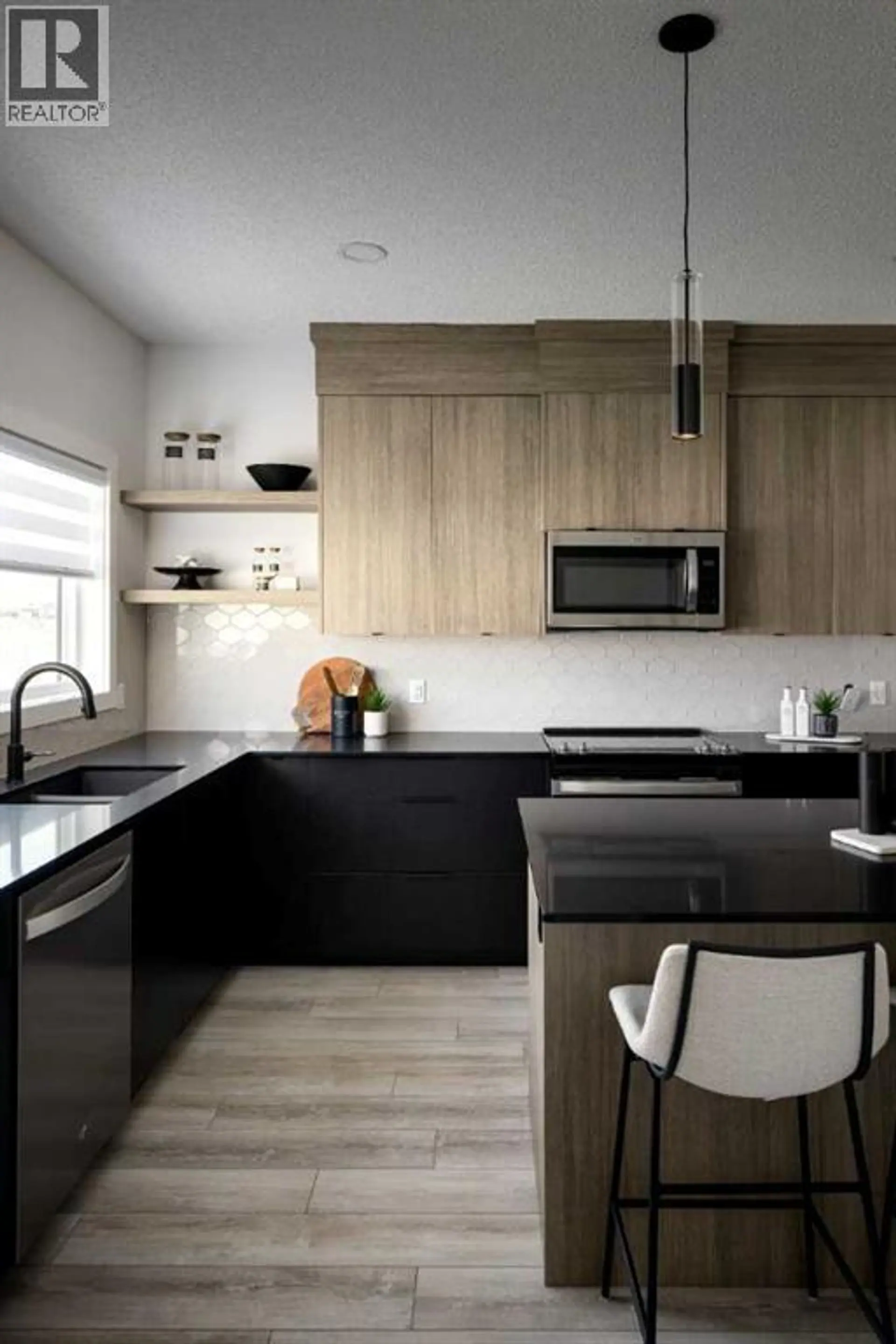 377 Creekside Drive SW - Image 3