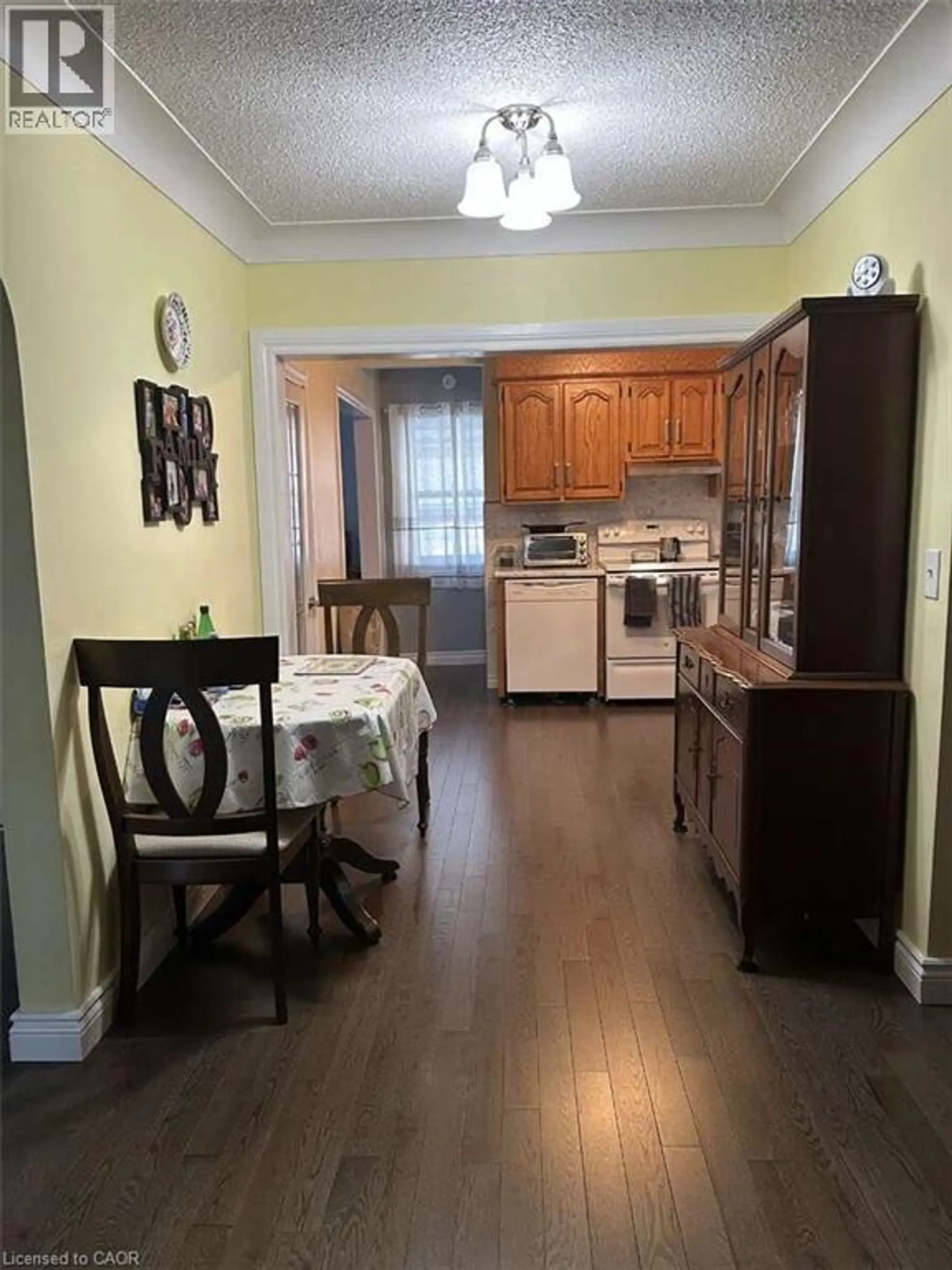 11 JAMES Avenue - Image 4