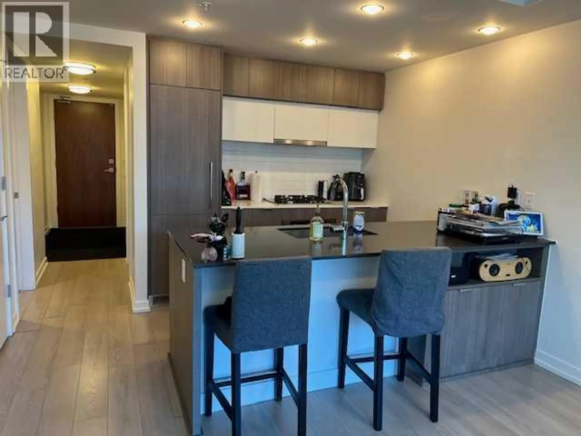 #311 128 2 Street SW - Image 3