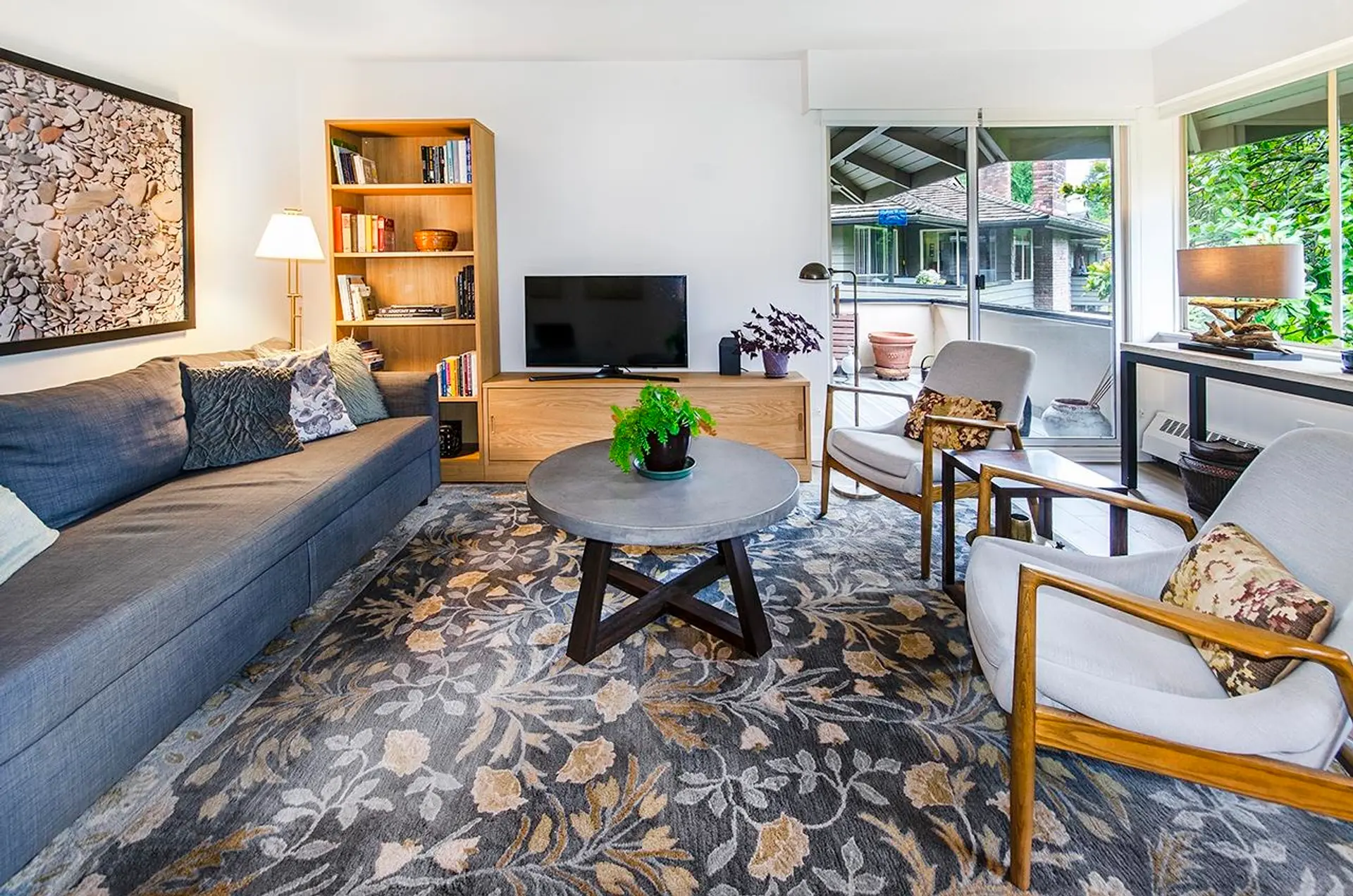 #211 235 Keith Road - Image 2