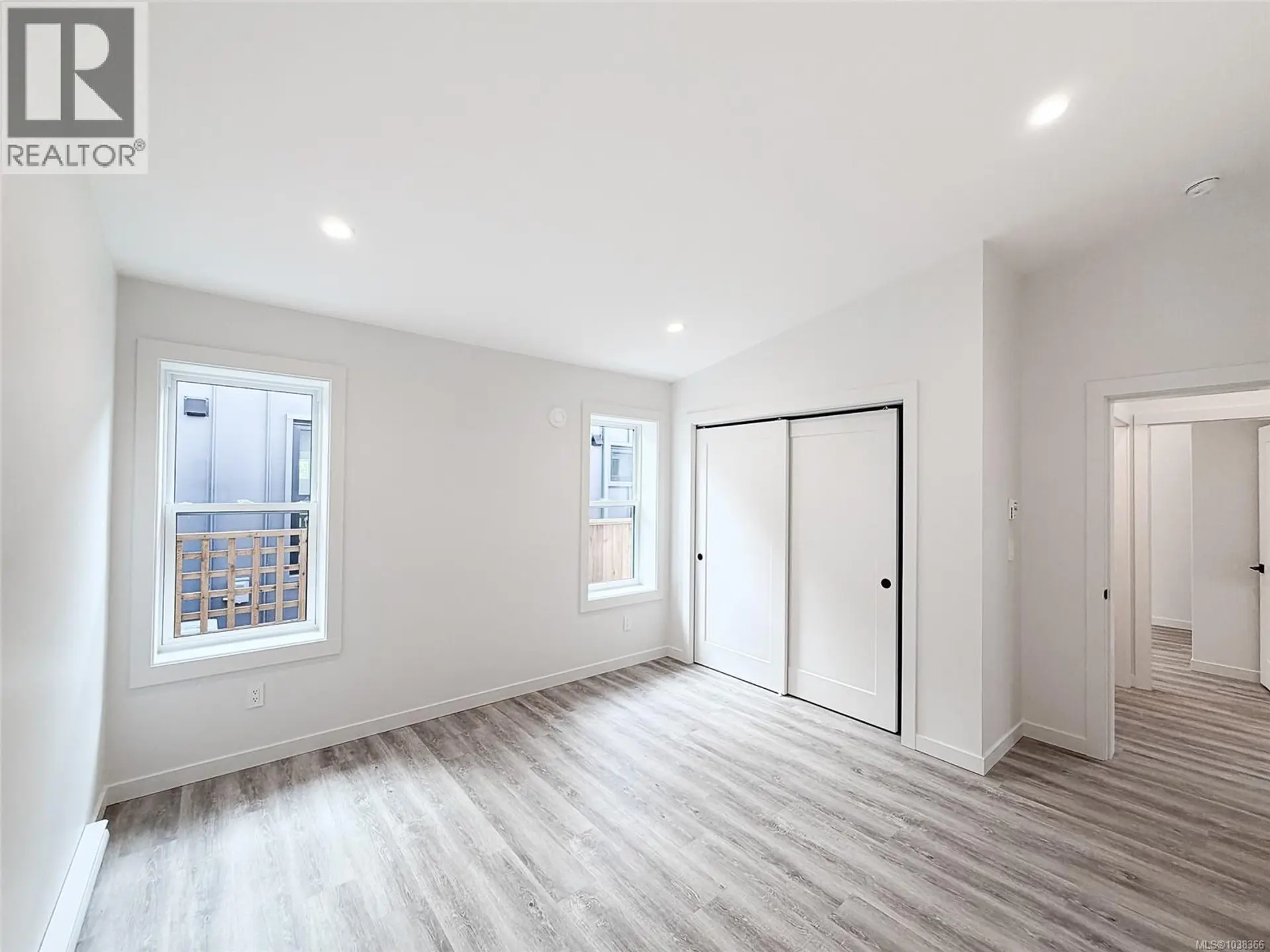 #32 3025 Royston Rd - Image 7