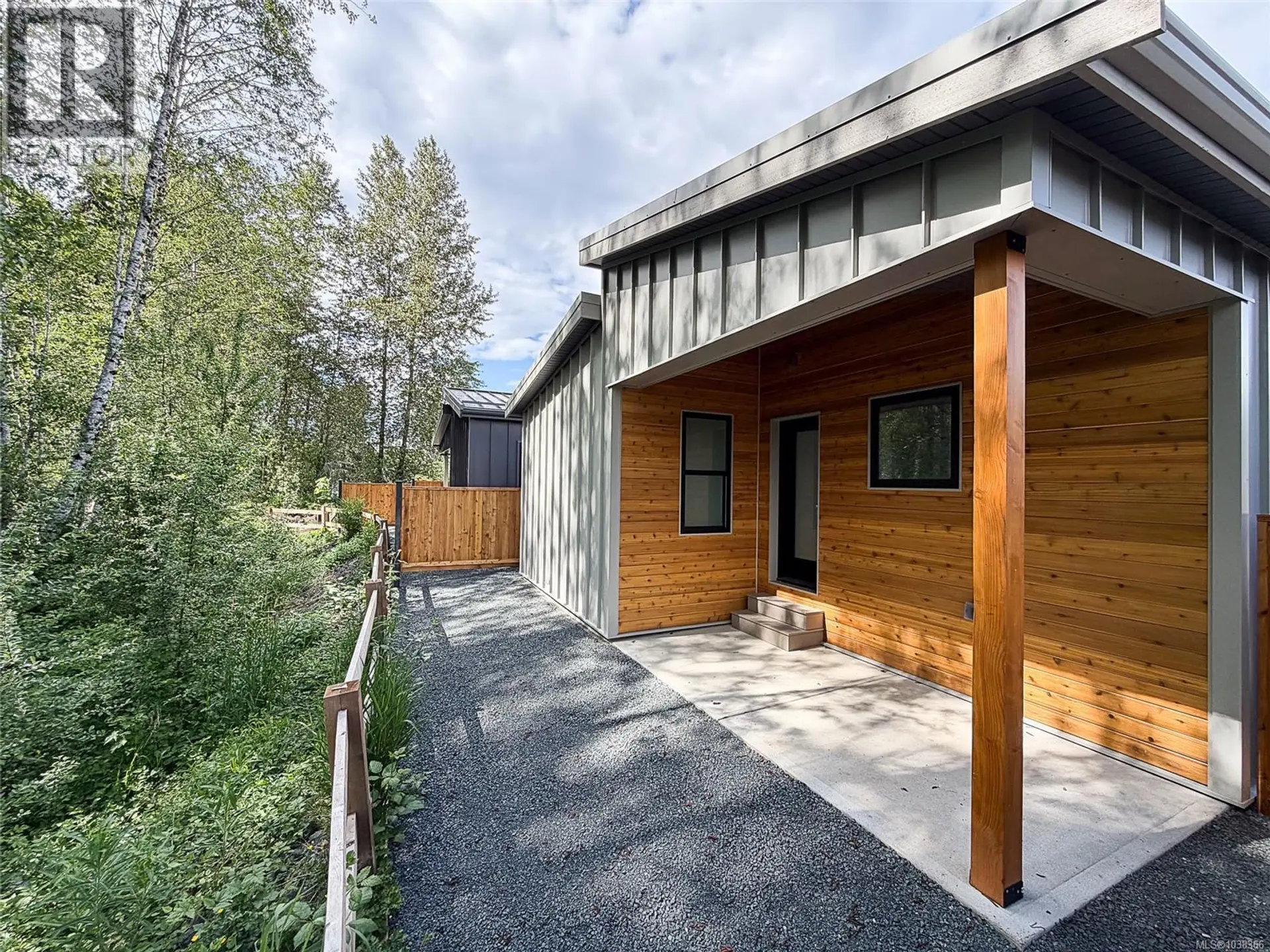 #32 3025 Royston Rd - Image 15