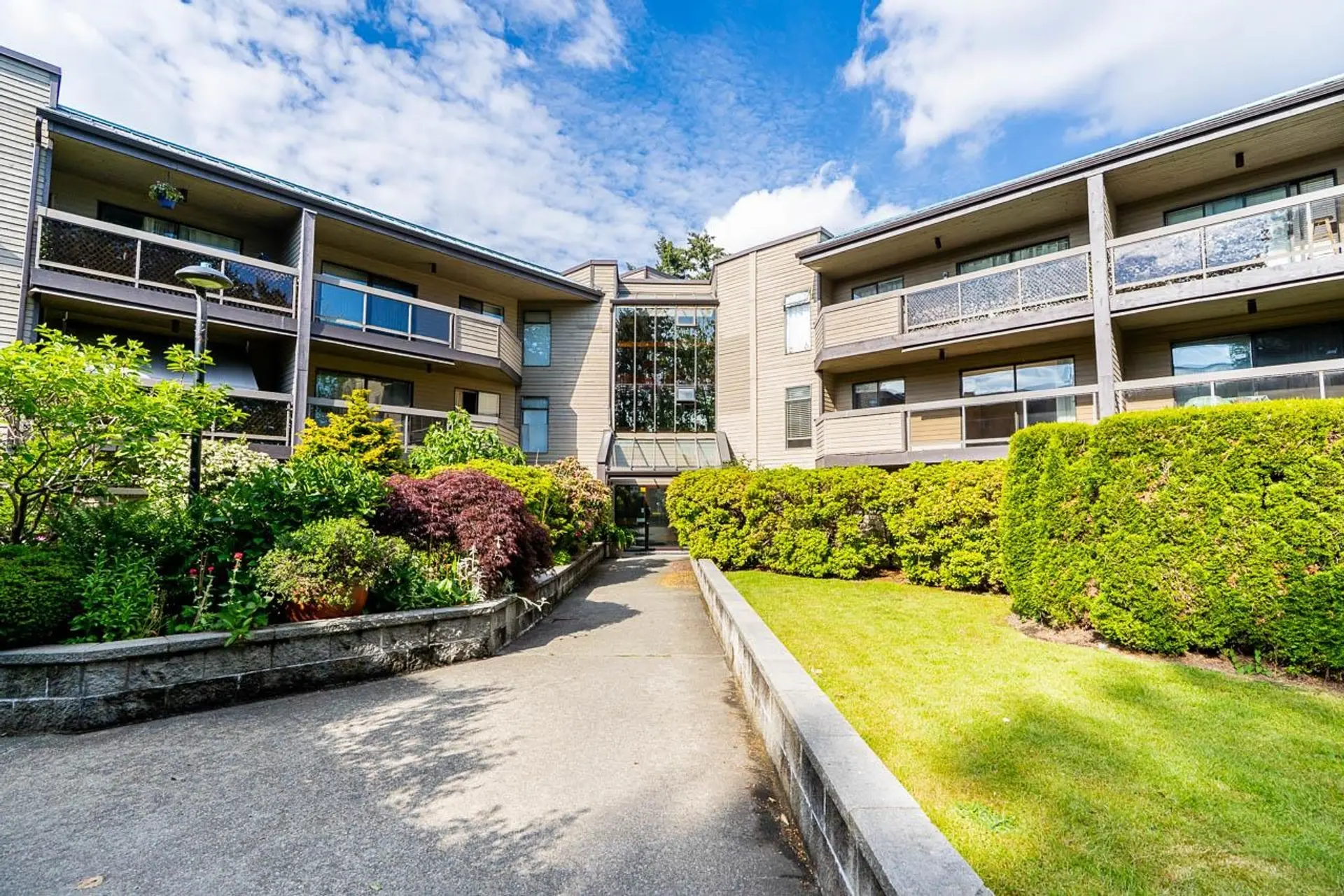 Property at #102 6105 Kingsway, Burnaby, BC
