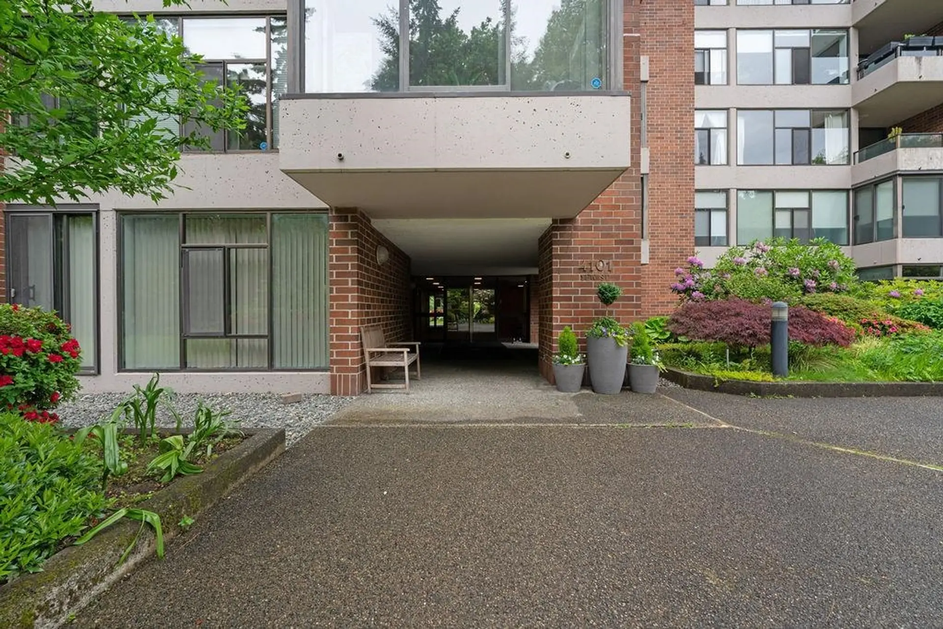 #305 4101 Yew Street - Image 20