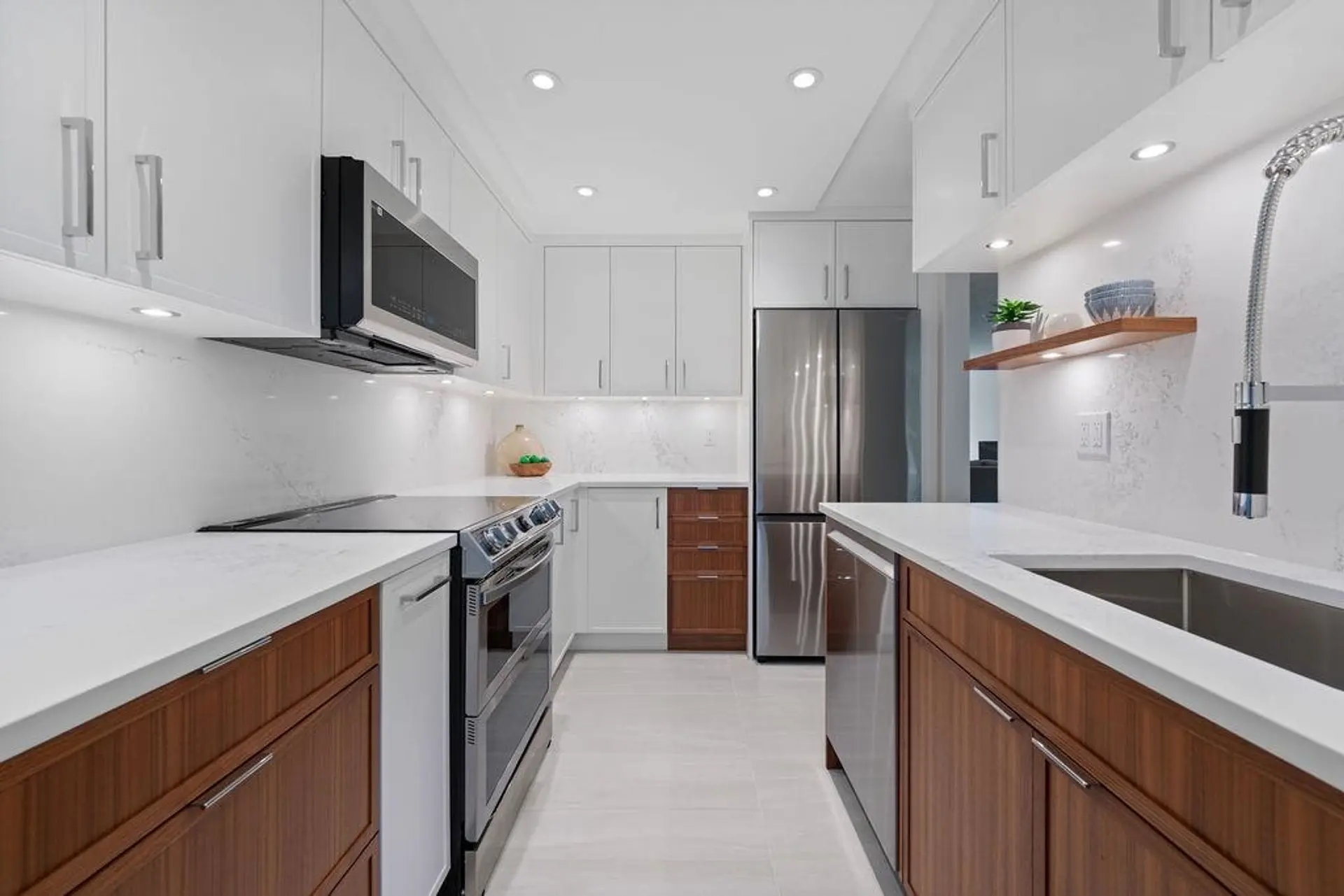 #305 4101 Yew Street - Image 4