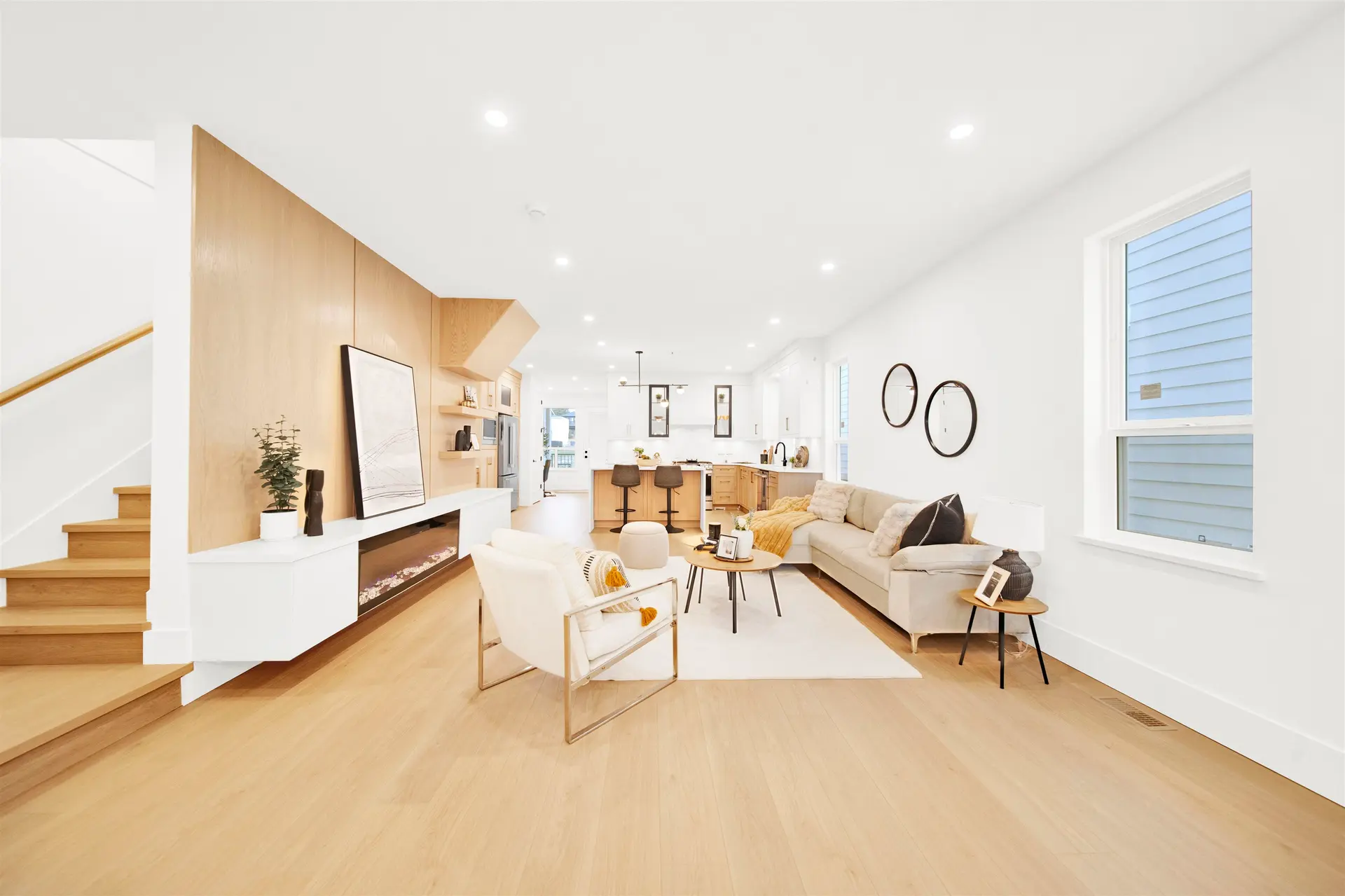 16477 20 Avenue - Image 12