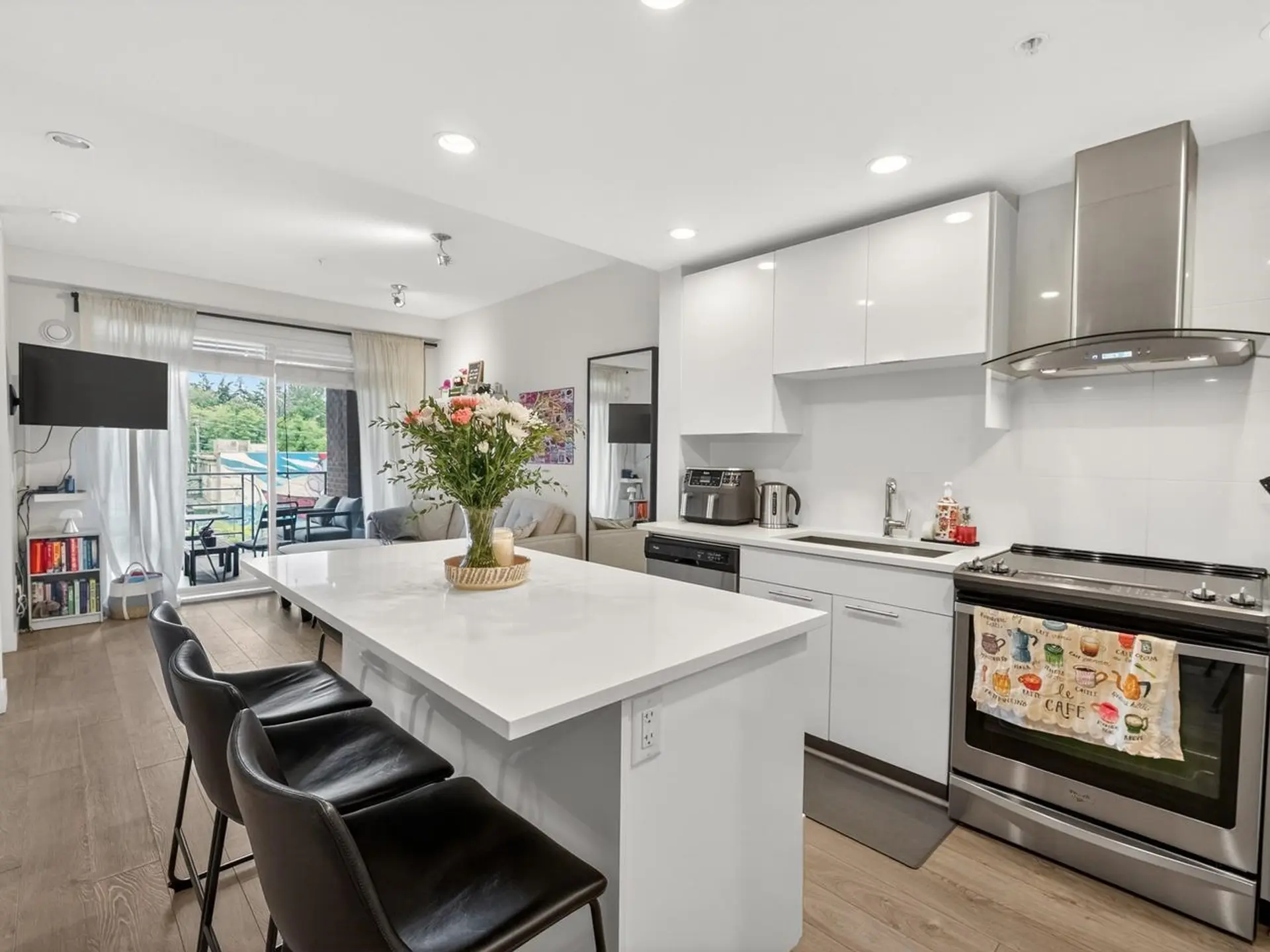 #423 723 W 3rd Street - Image 6