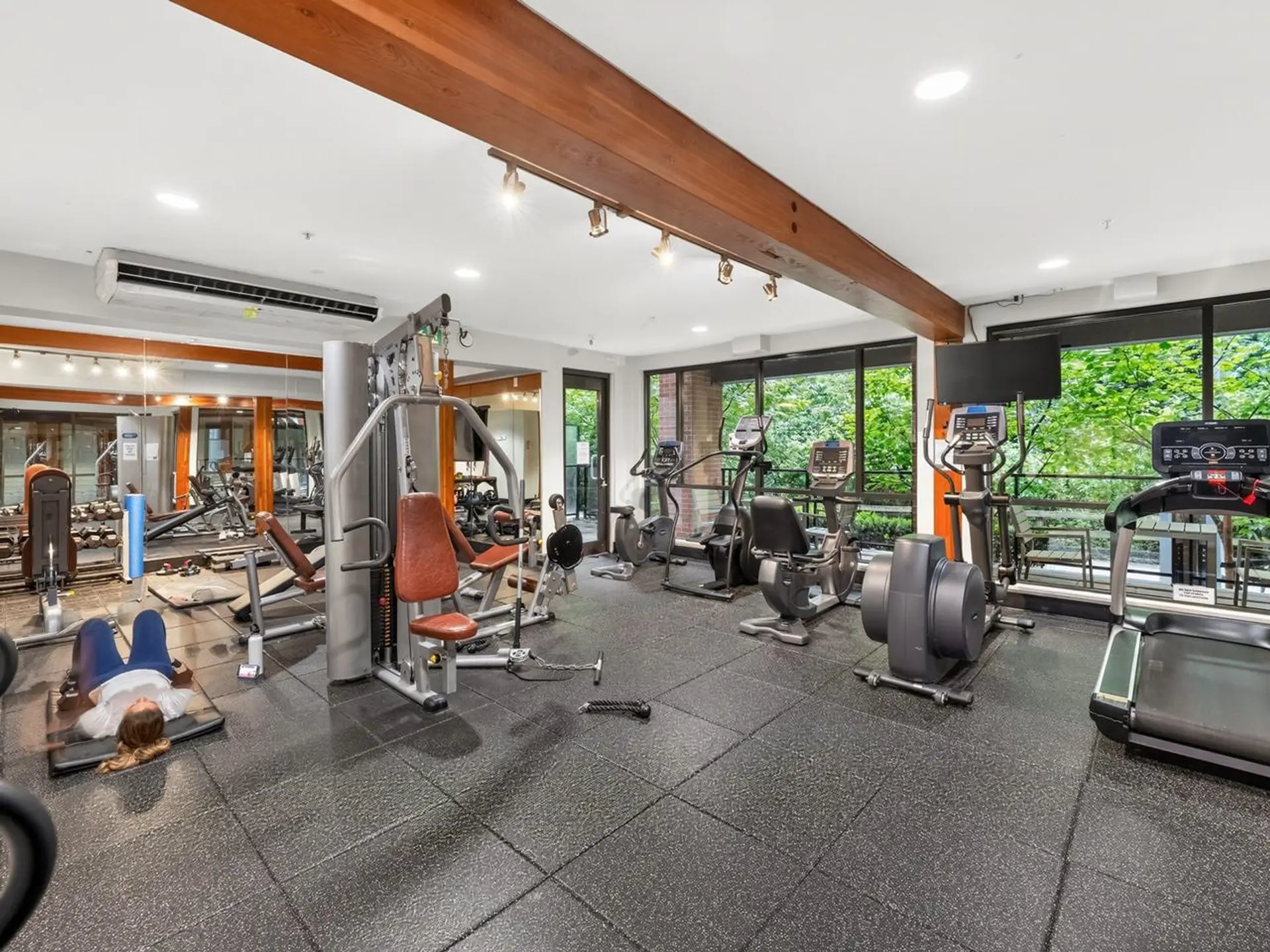 #423 723 W 3rd Street - Image 17