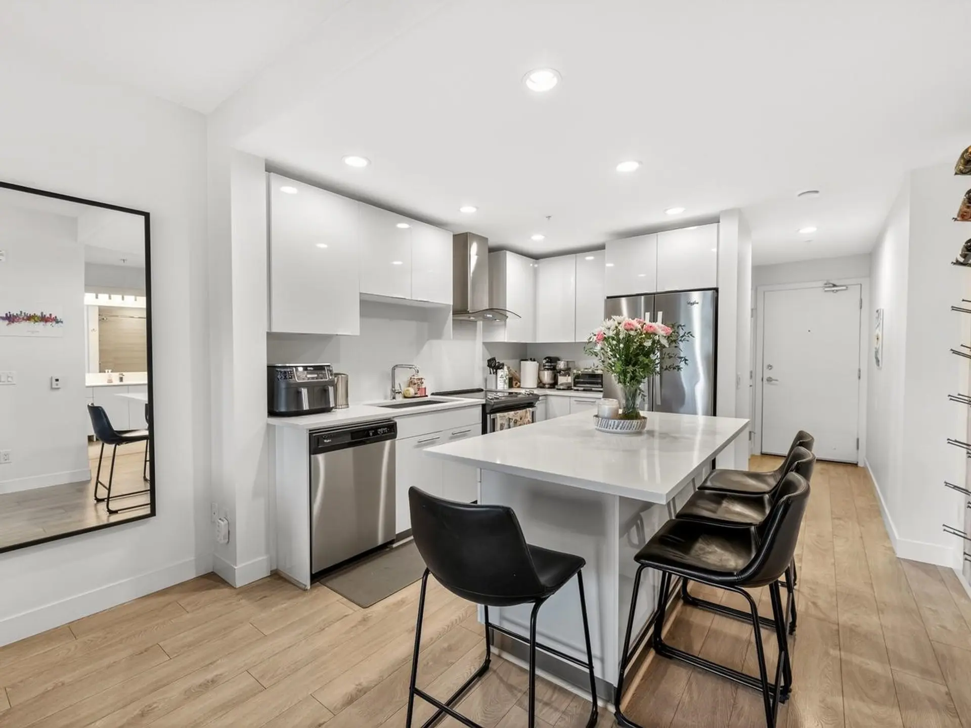 #423 723 W 3rd Street - Image 8