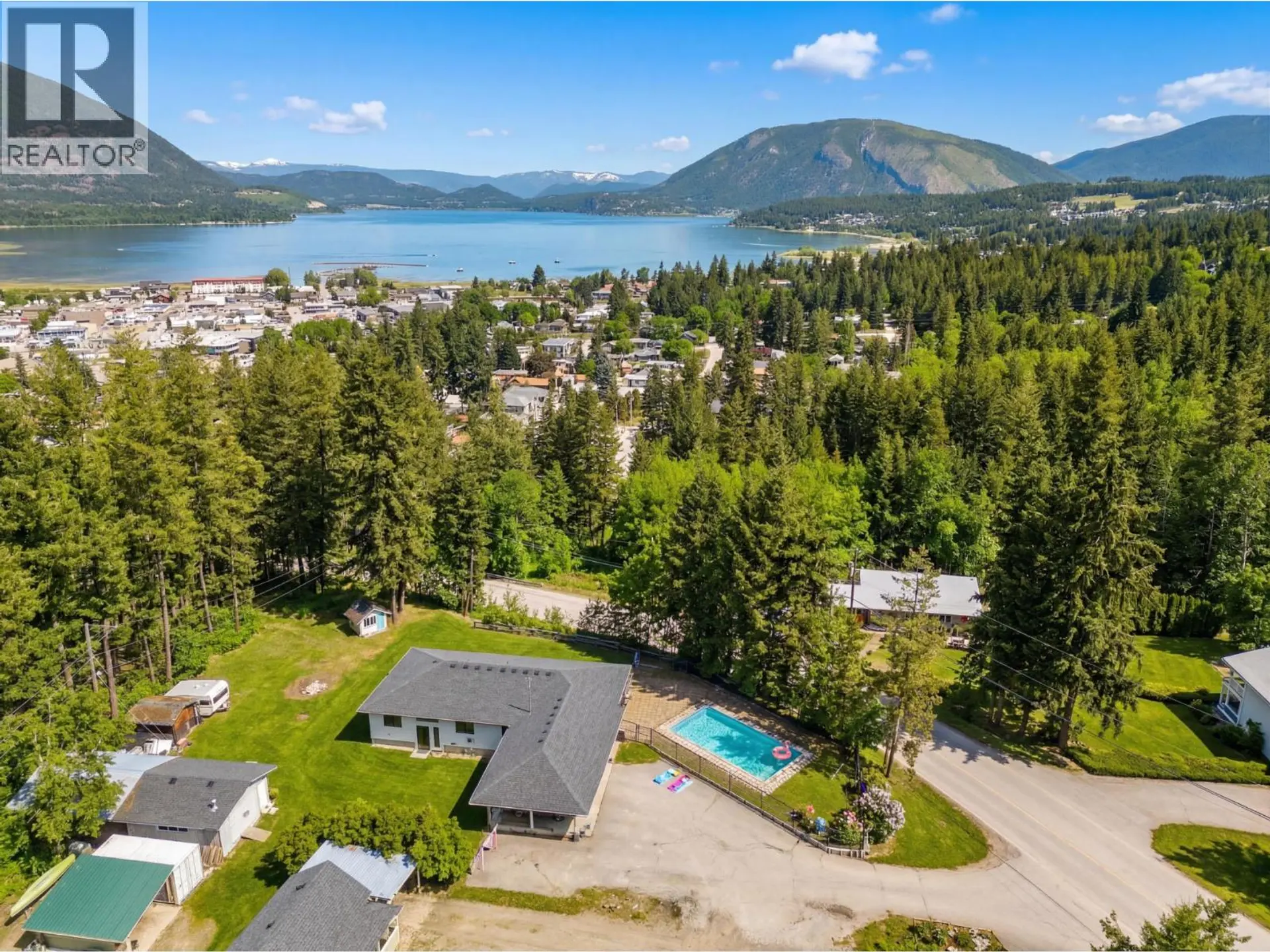 Property at 1040 Old Auto Road SE, Salmon Arm, BC