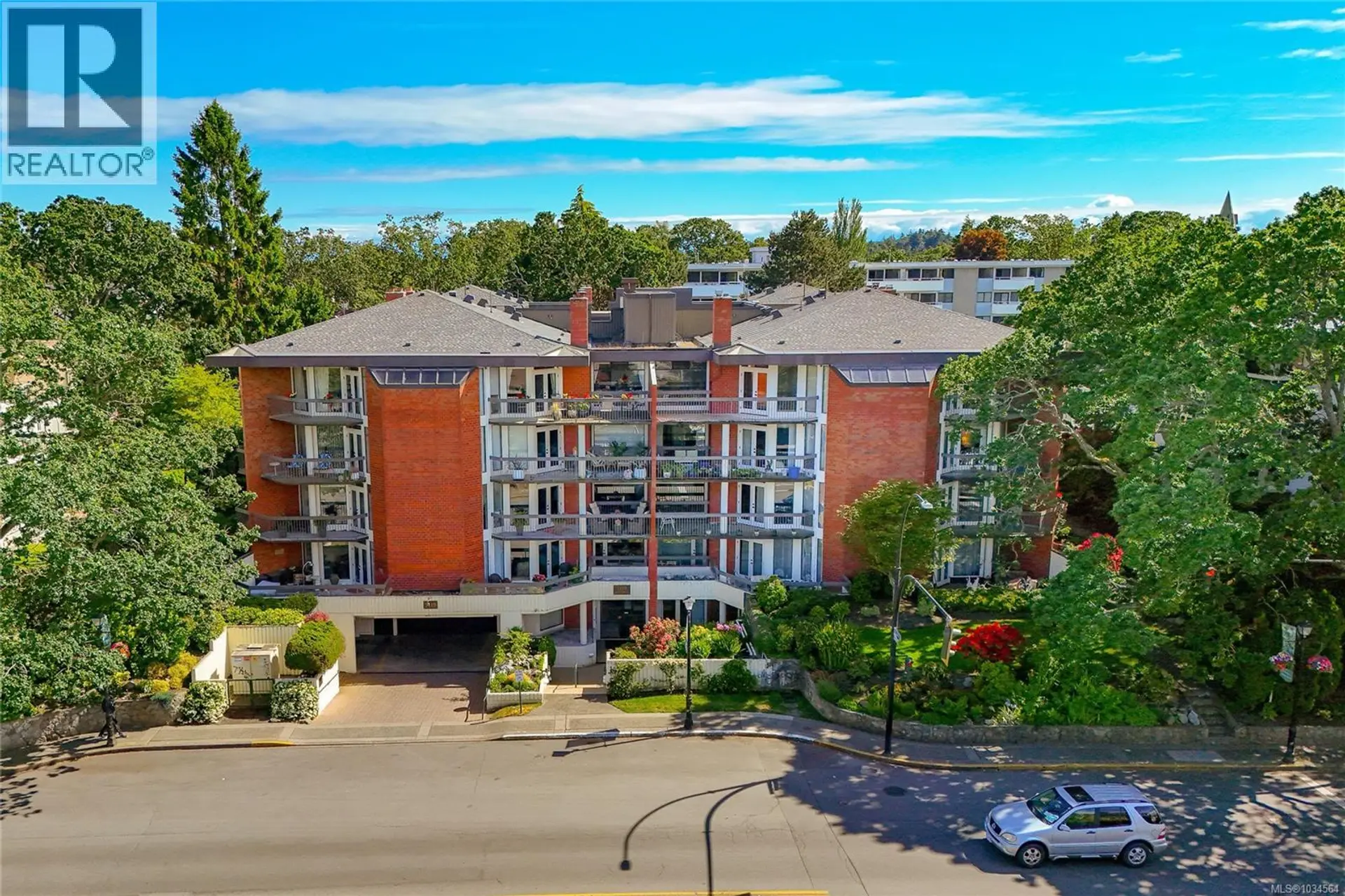 Property at #204 2119 Oak Bay Ave, Oak Bay, BC