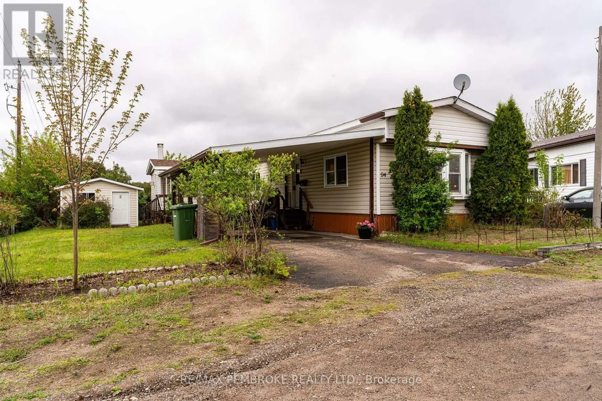 Property at 94 PINEHURST ESTATES, Petawawa, ON