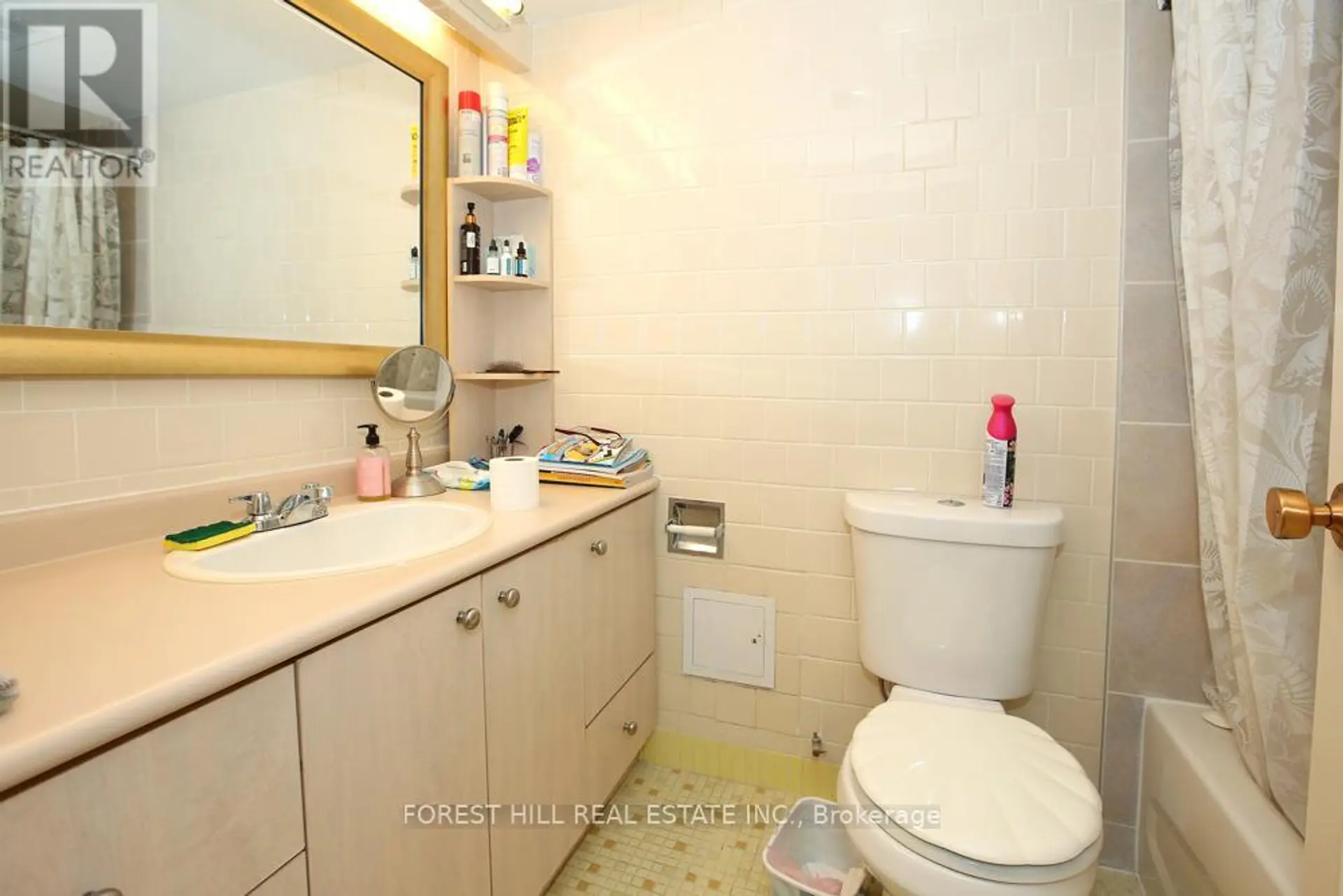 #806 135 ANTIBES DRIVE - Image 7