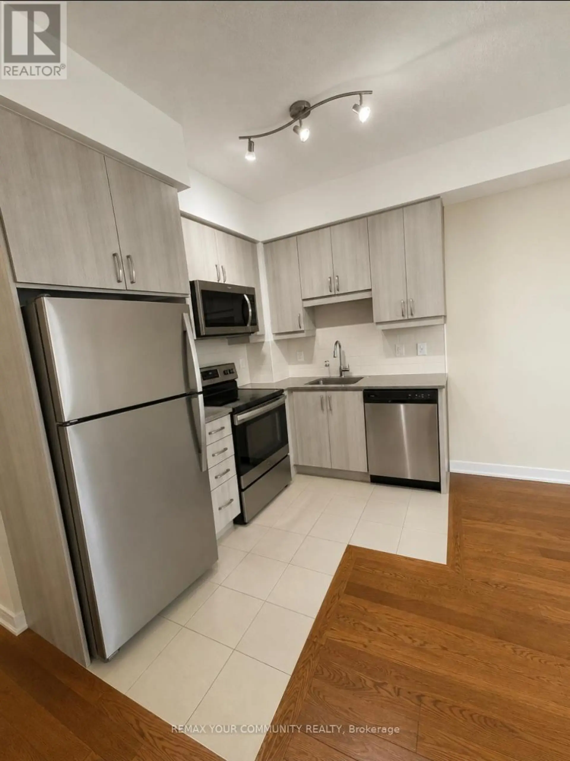 #518 SW 9191 YONGE STREET - Image 3