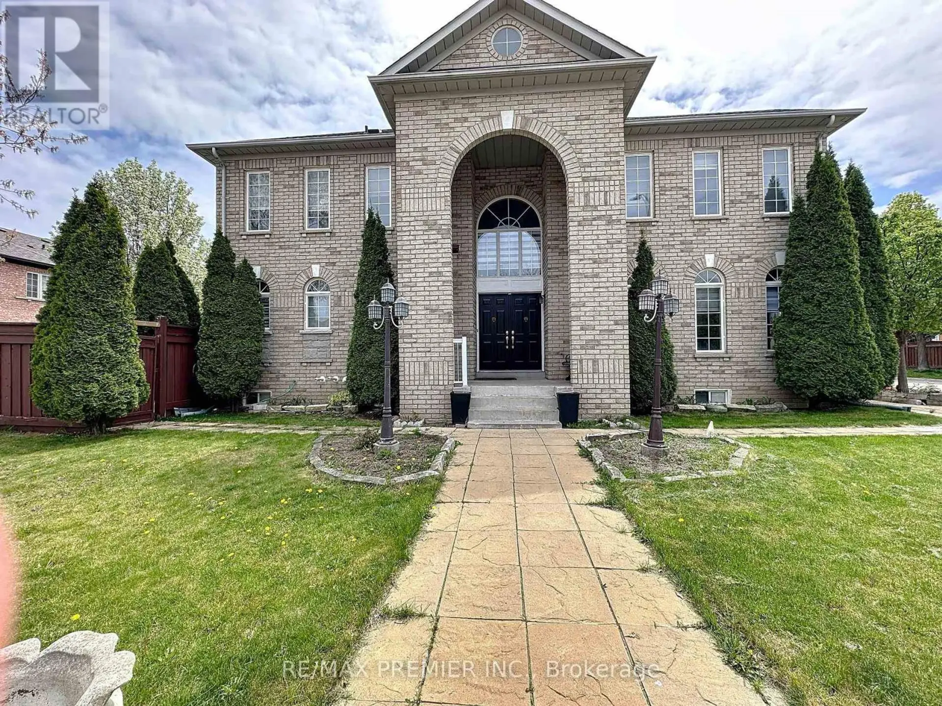 129 LEDGE ROCK DRIVE - Image 1