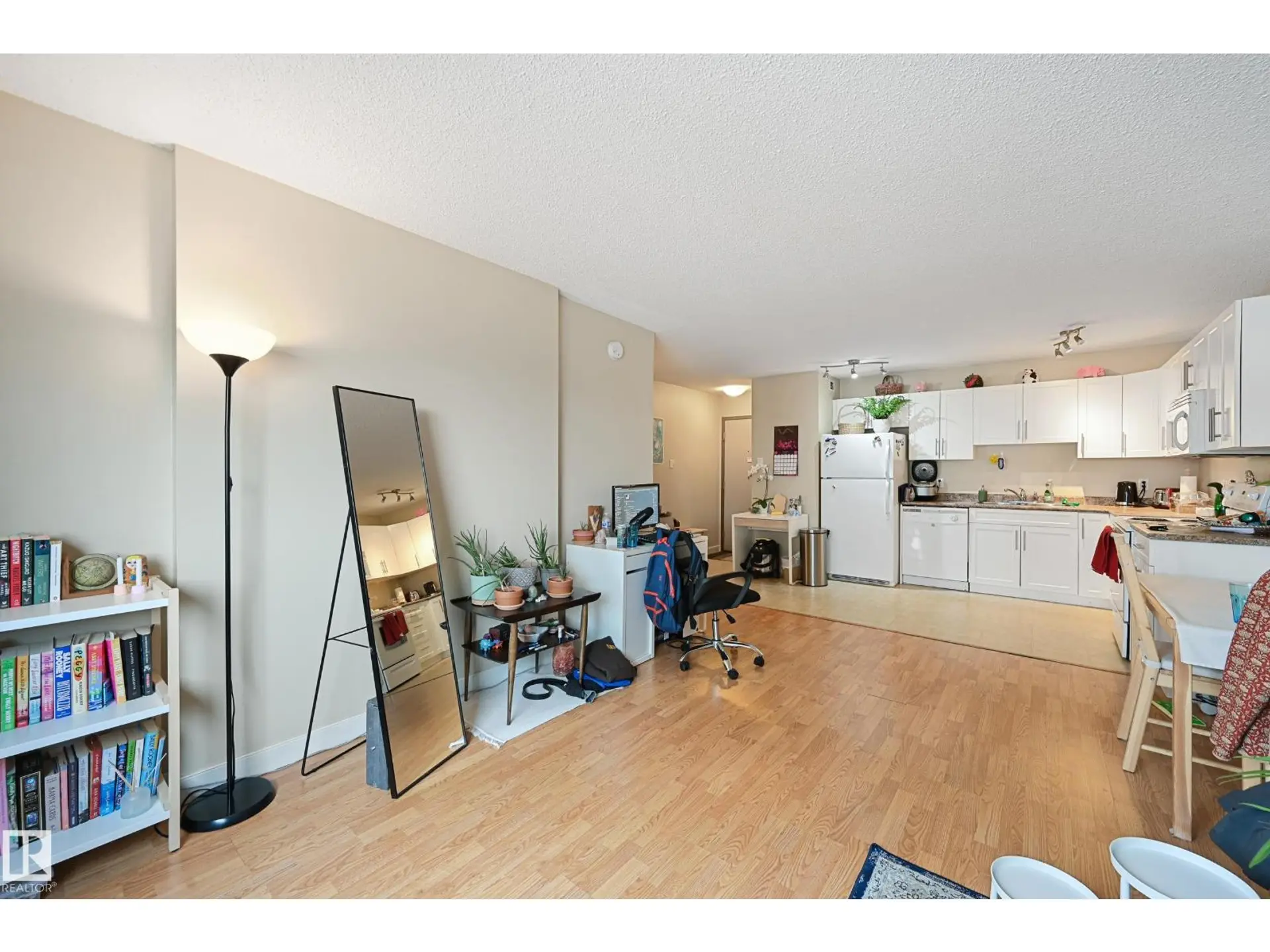 #901 9710 105 ST NW - Image 8