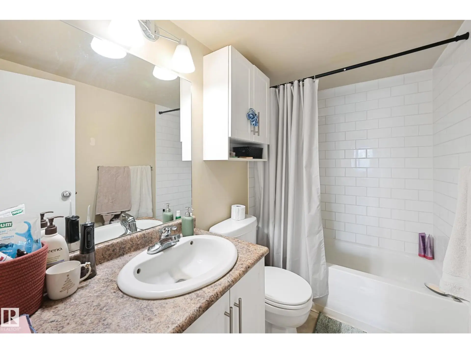 #901 9710 105 ST NW - Image 9