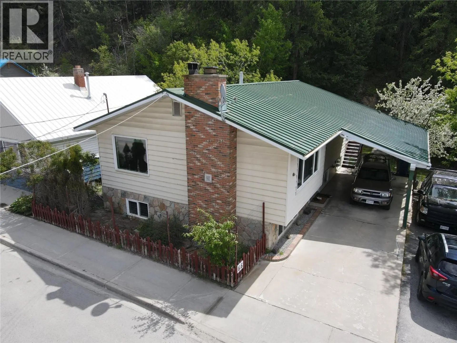 Property at 66 WALLINGER Avenue, Kimberley, BC