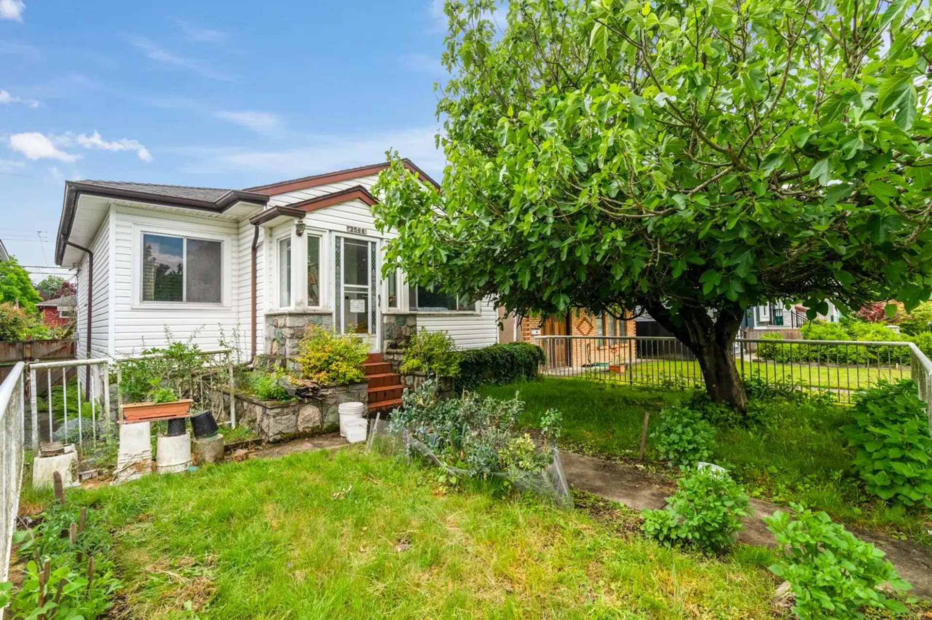 2566 Venables Street - Image 2