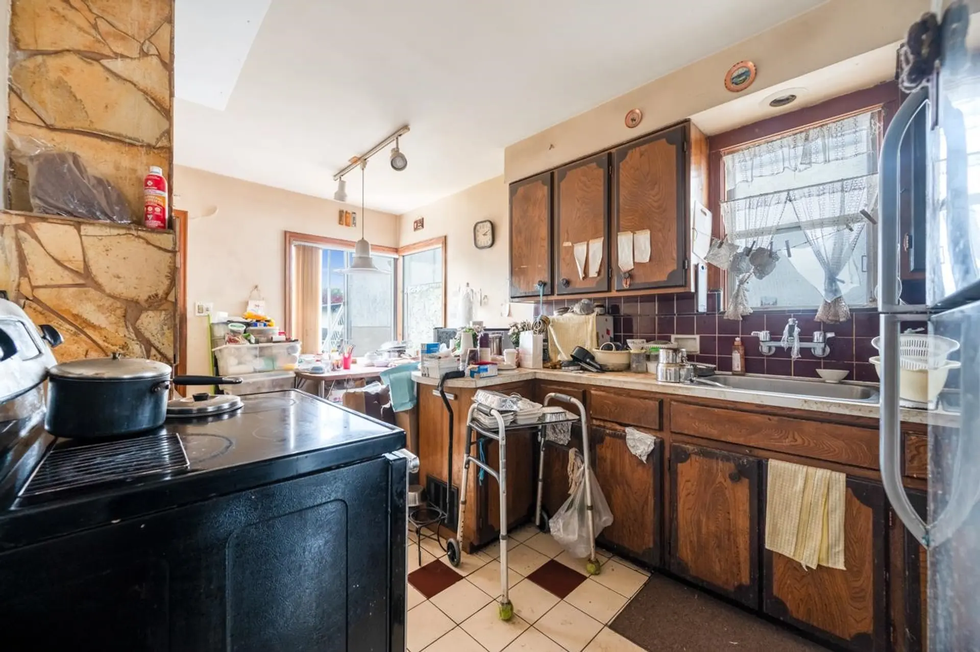 2566 Venables Street - Image 8