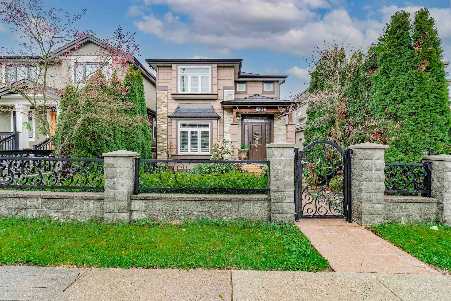 Property at 136 E 59th Avenue, Vancouver, BC