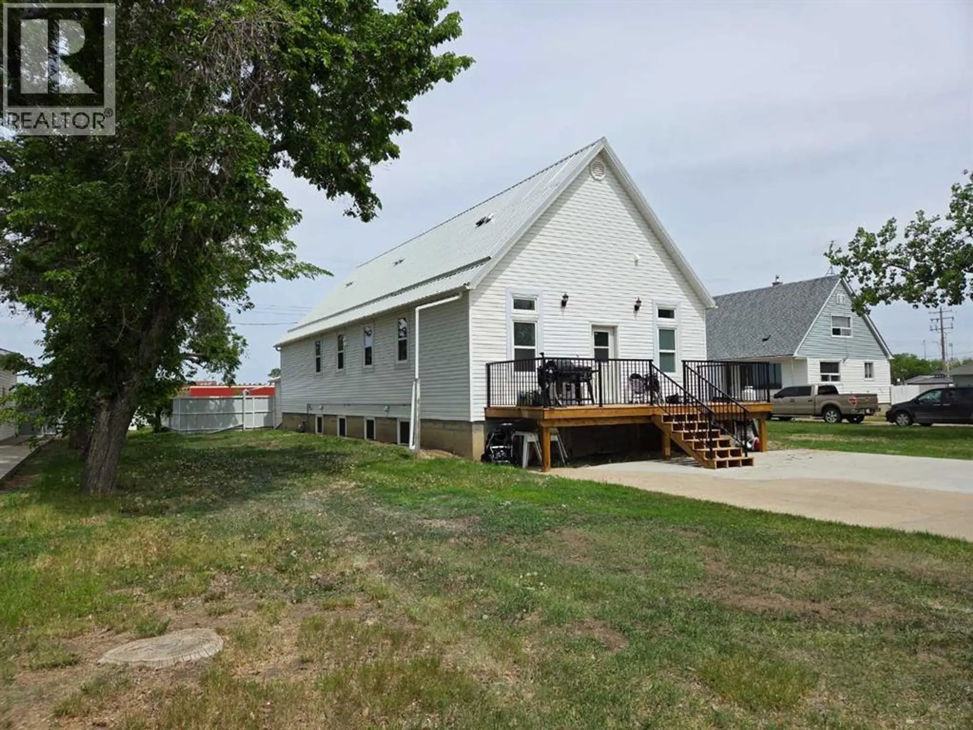 Property at 718 3 Avenue N, Vauxhall, AB
