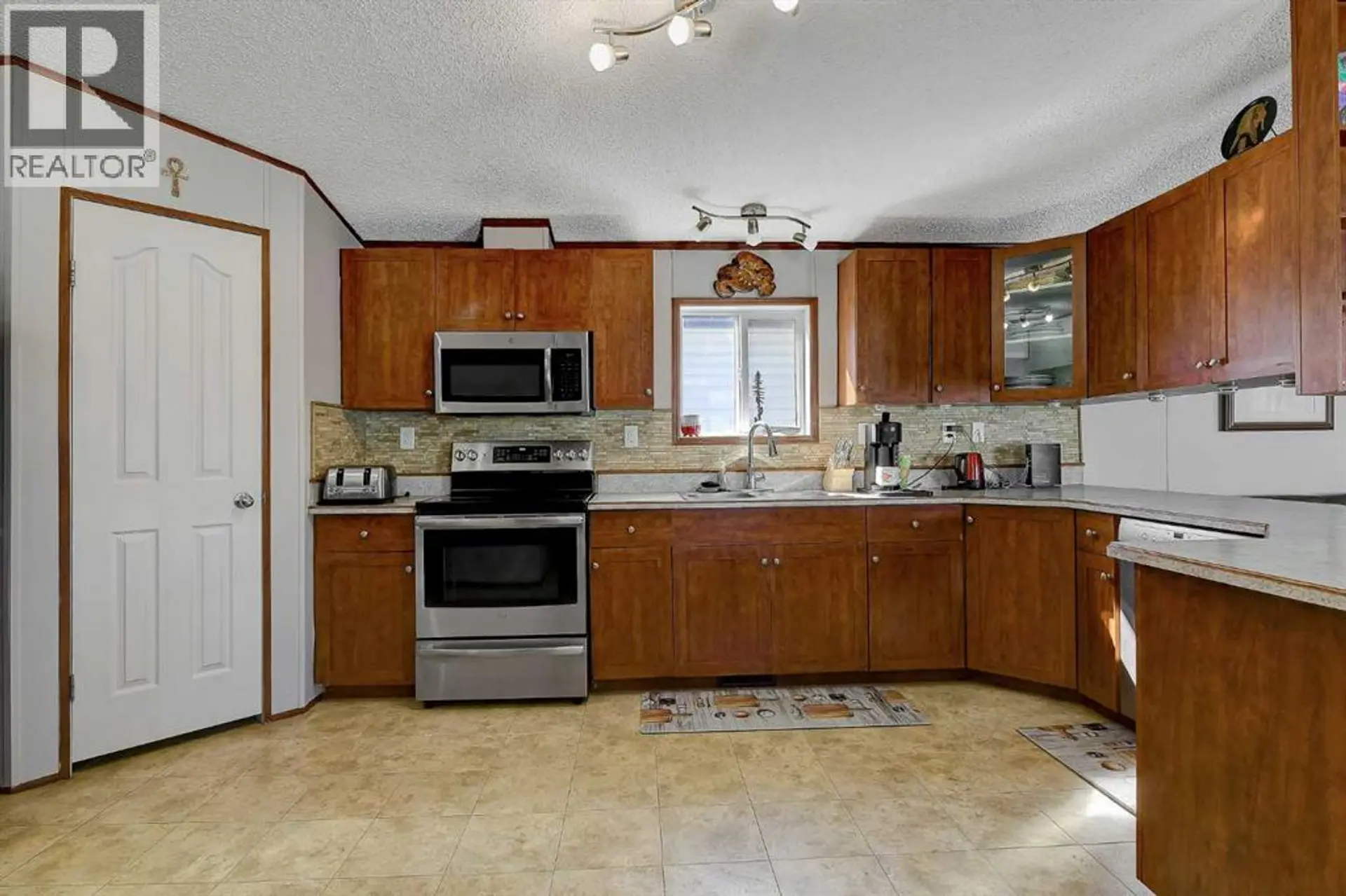 8609 89 Street - Image 6
