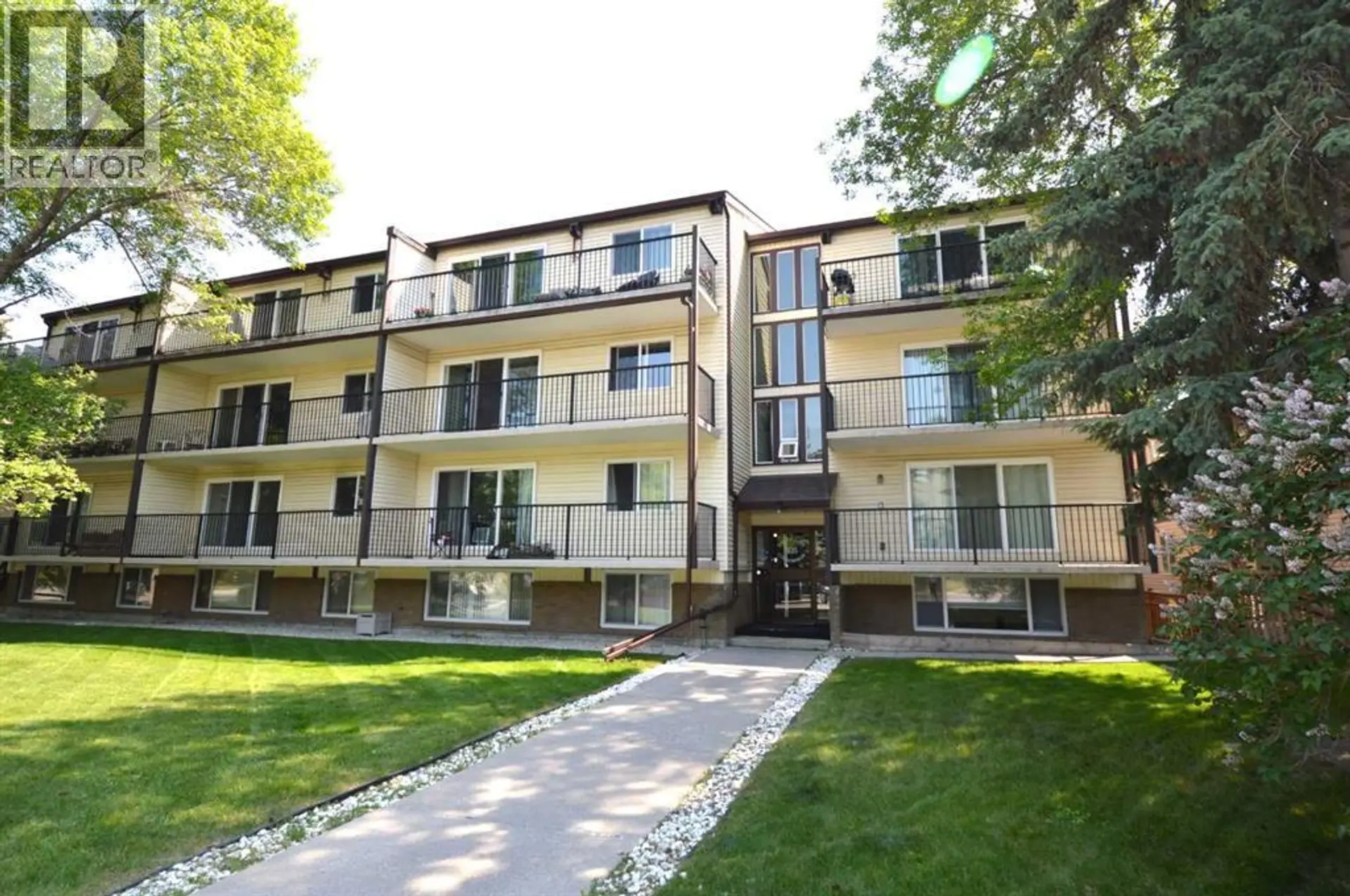 #303 635 56 Avenue SW - Image 1