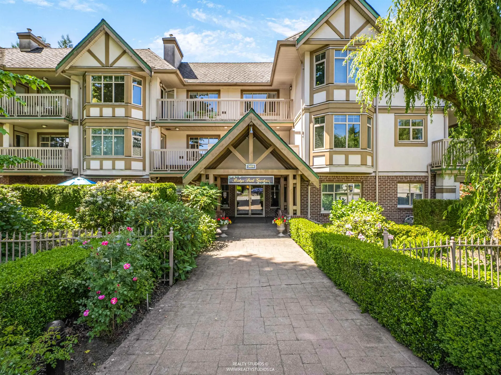 Property at #409 2059 Chesterfield Avenue, North Vancouver, BC