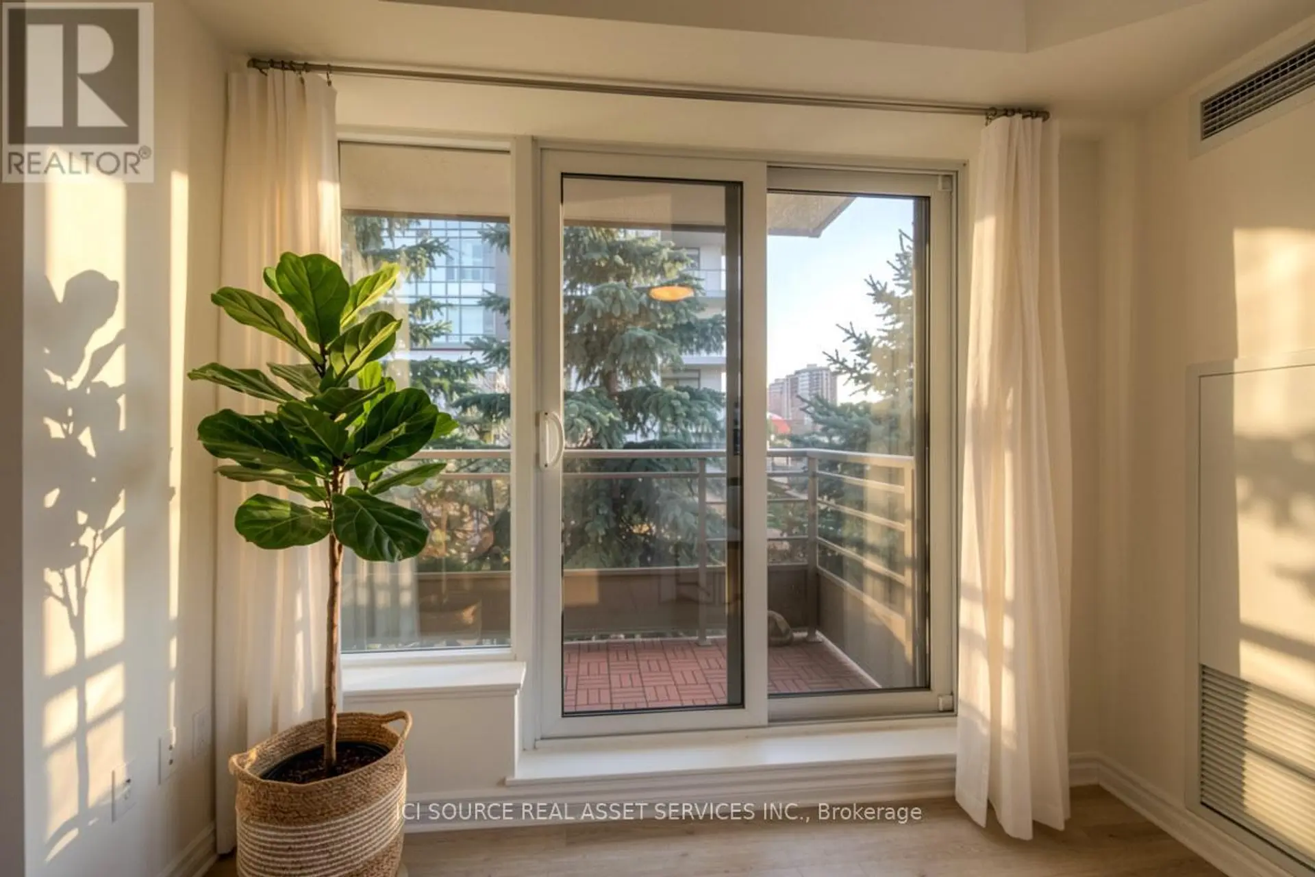 #203 19 BARBERRY PLACE - Image 5